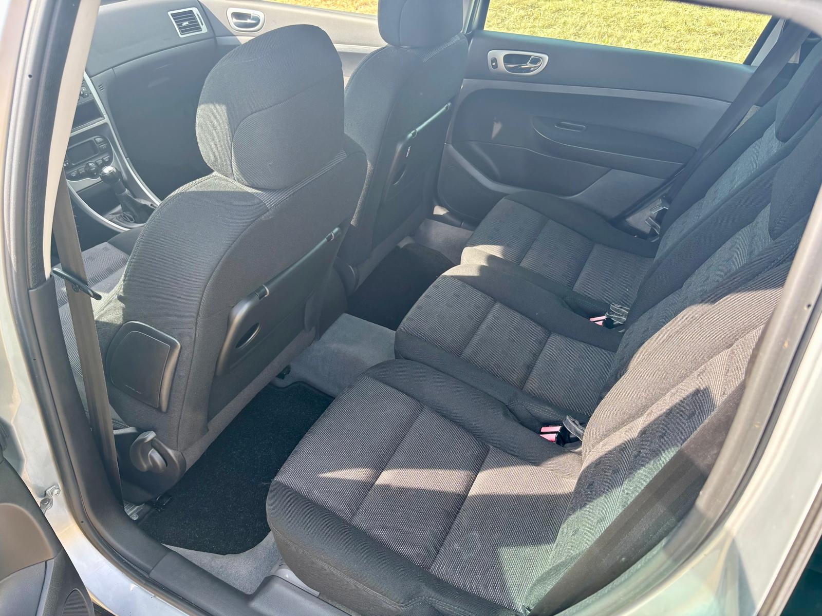 PEUGEOT 307 Break 2.0i-image-6