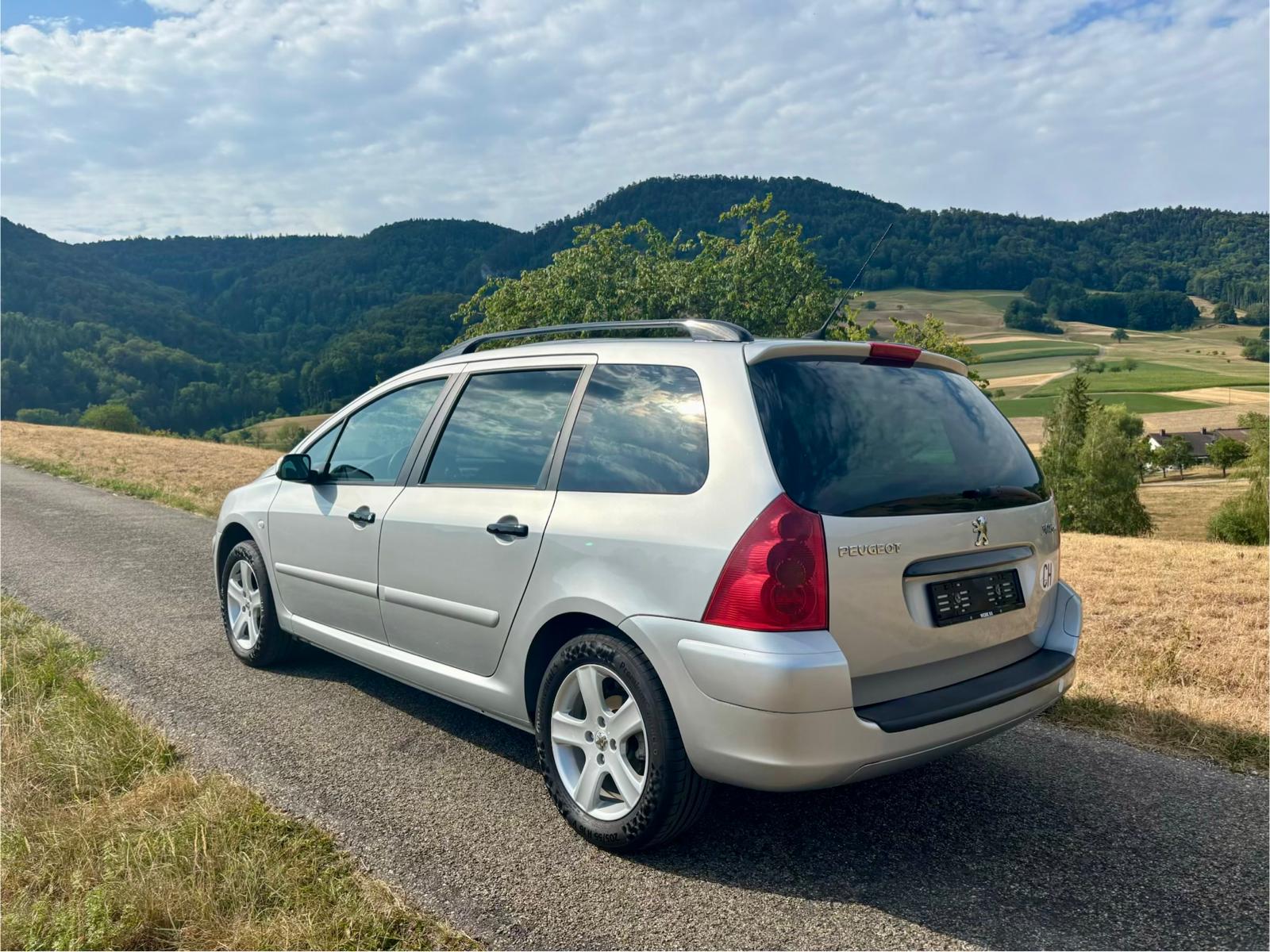 PEUGEOT 307 Break 2.0i-image-1