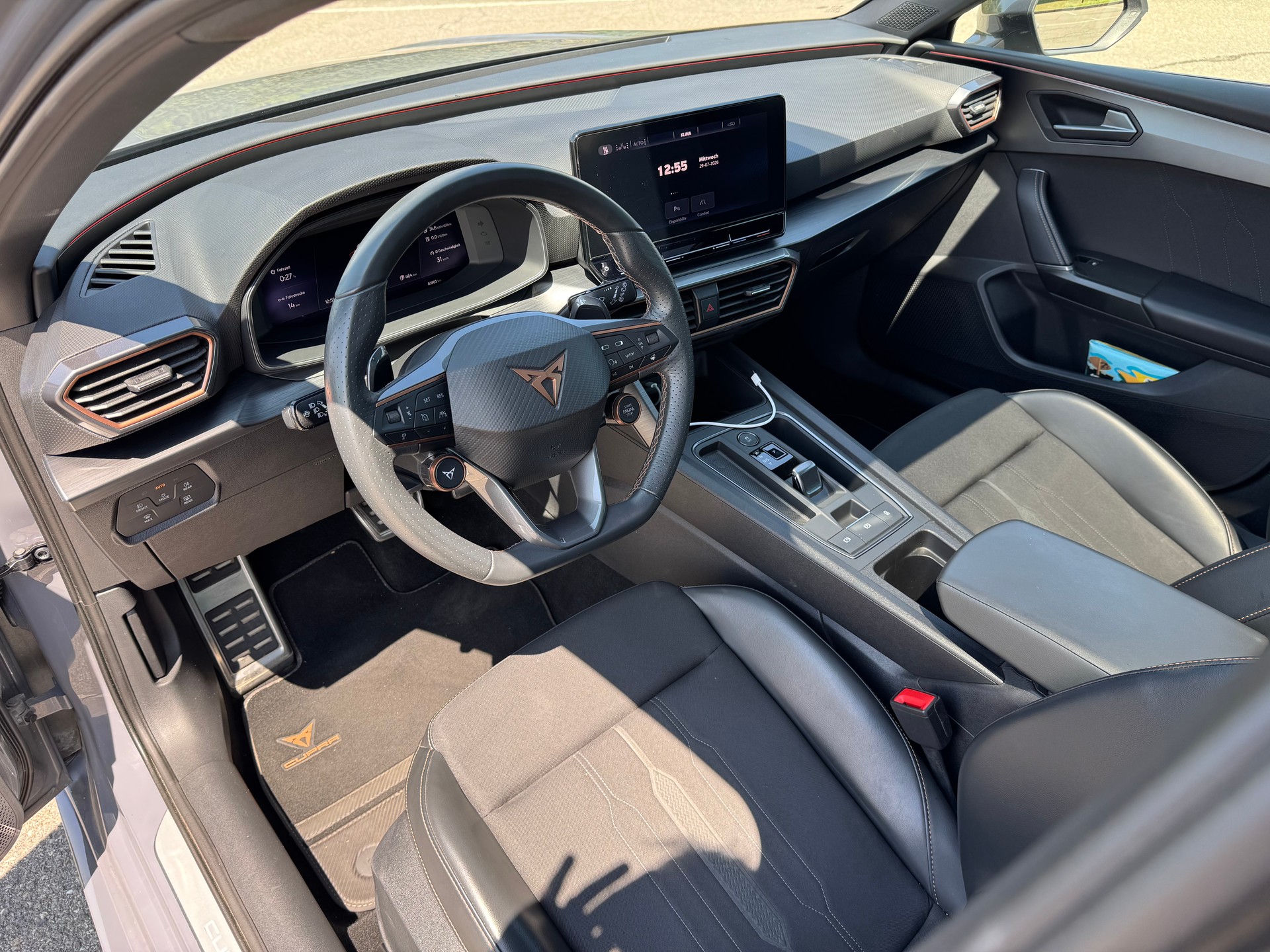 CUPRA 1.4 eHybrid DSG-image-2