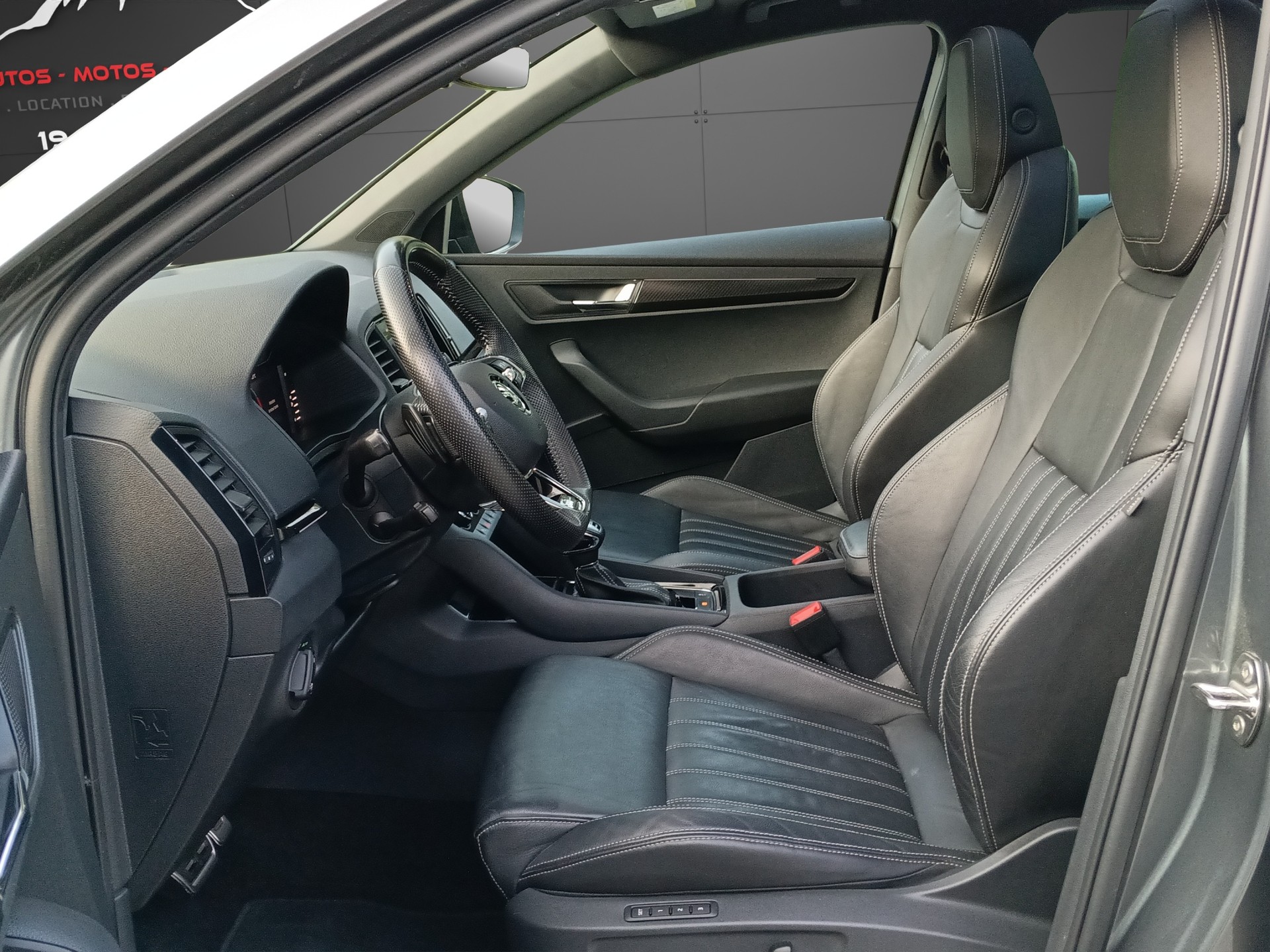 SKODA Karoq 2.0 TSI SportLine 4x4 DSG-image-8