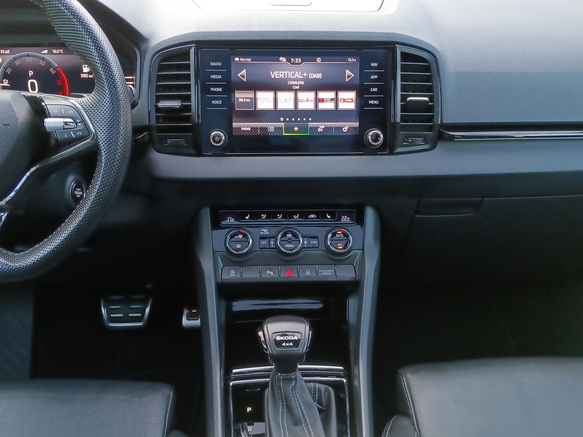 SKODA Karoq 2.0 TSI SportLine 4x4 DSG-image-13