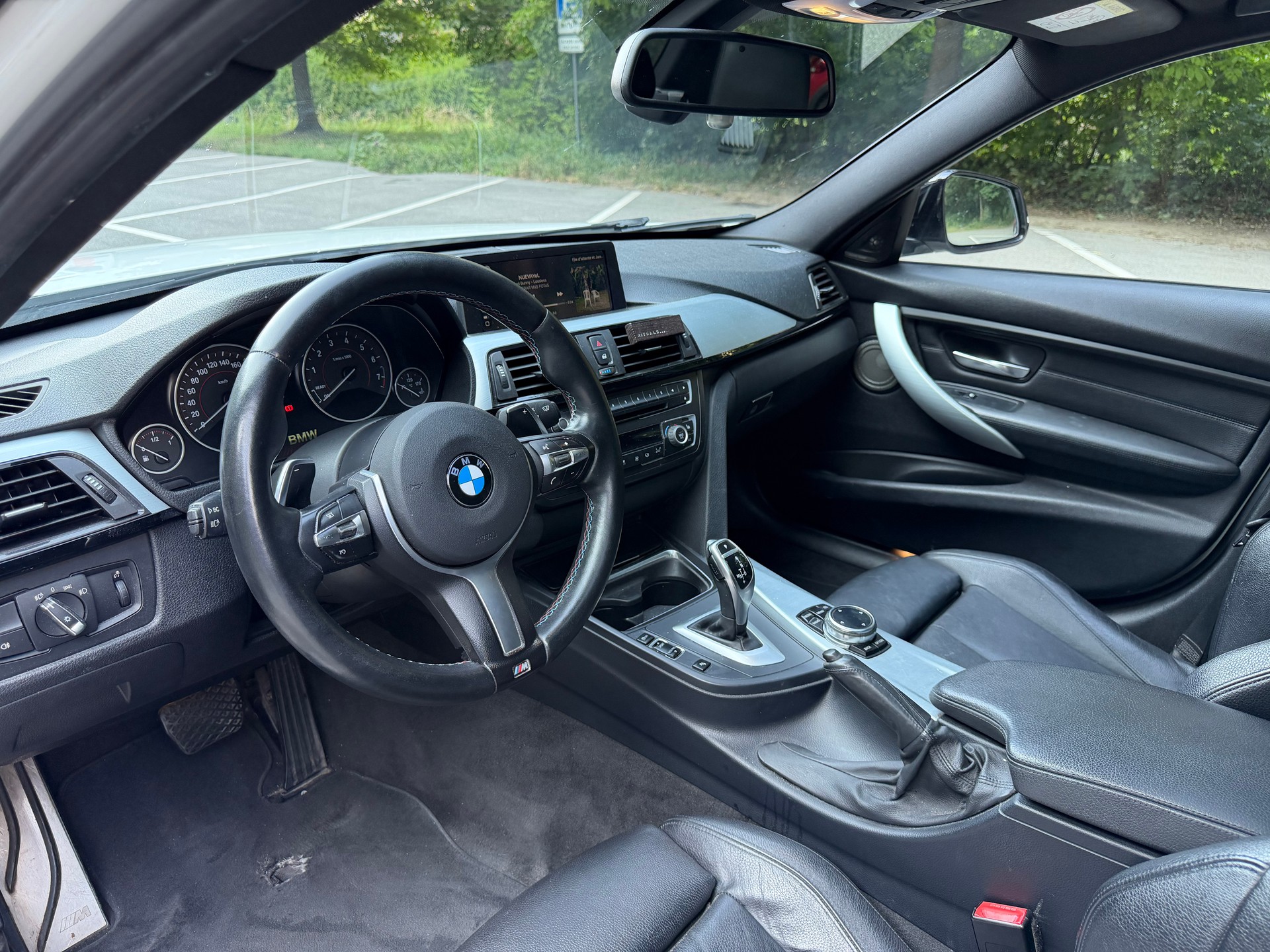 BMW 335i xDrive M-Performance-image-4