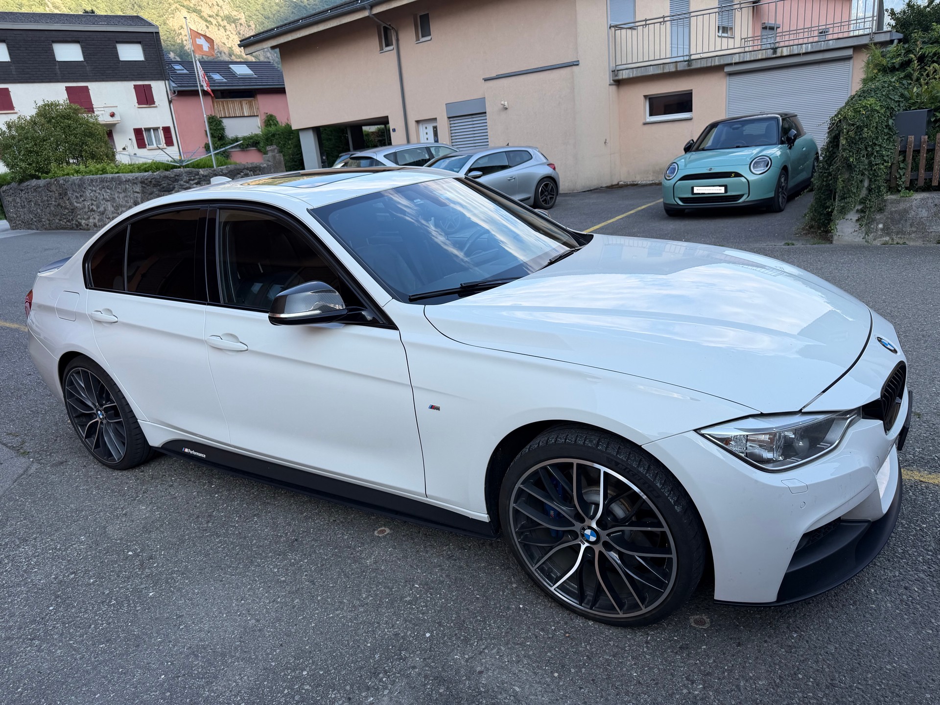 BMW 335i xDrive M-Performance-image-0