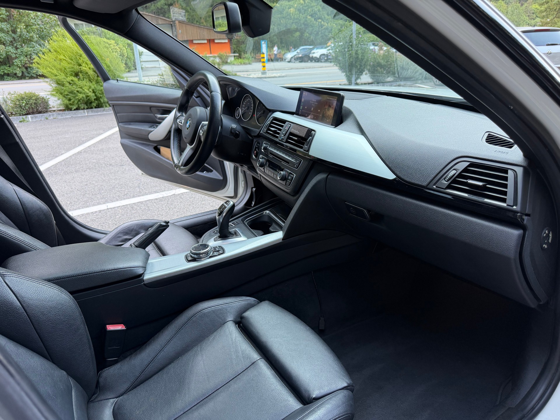 BMW 335i xDrive M-Performance-image-6
