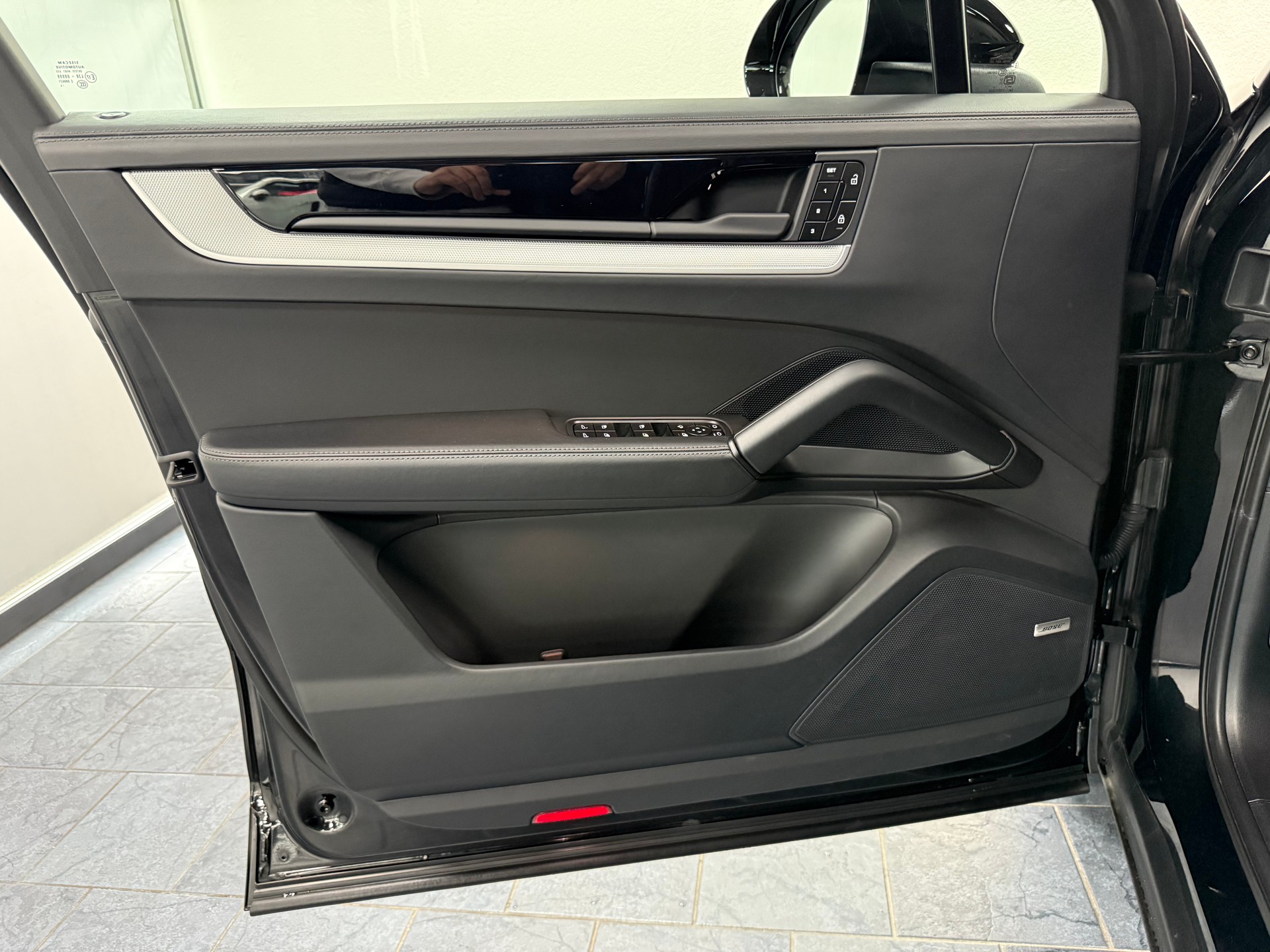 PORSCHE Cayenne Tiptronic-image-10