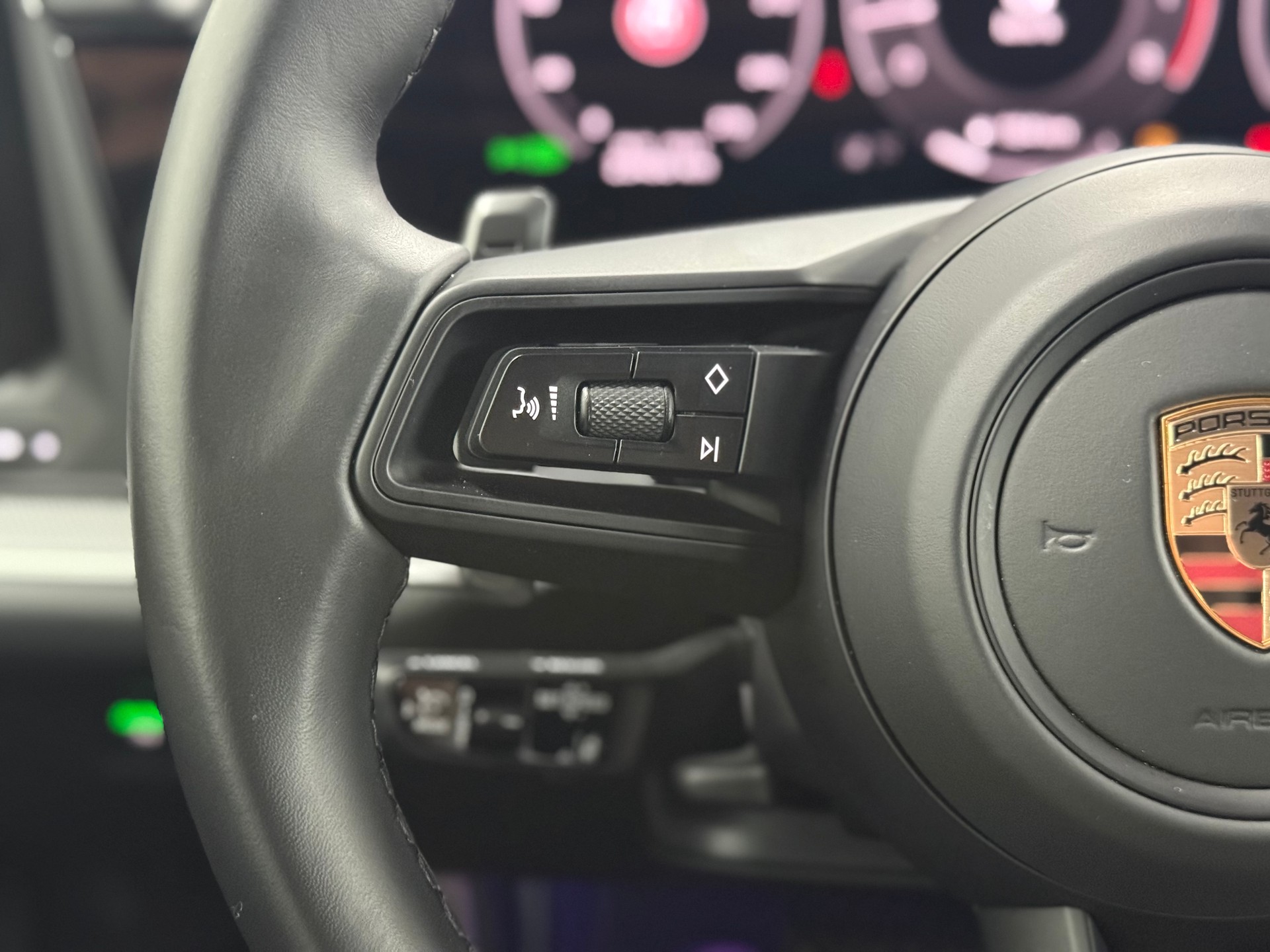 PORSCHE Cayenne Tiptronic-image-15