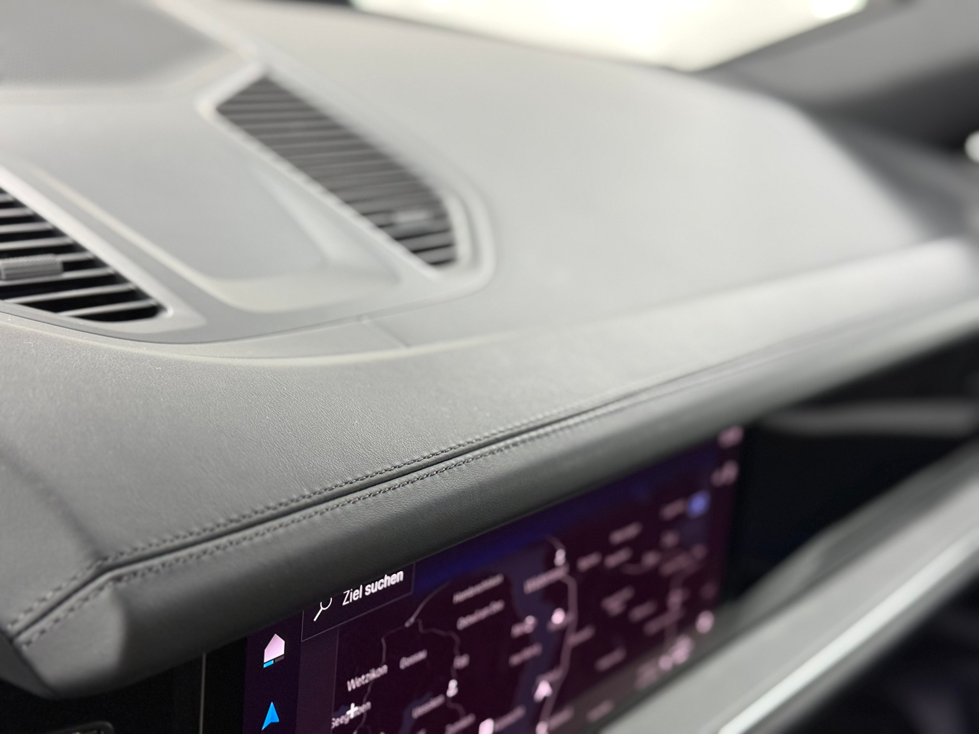 PORSCHE Cayenne Tiptronic-image-25