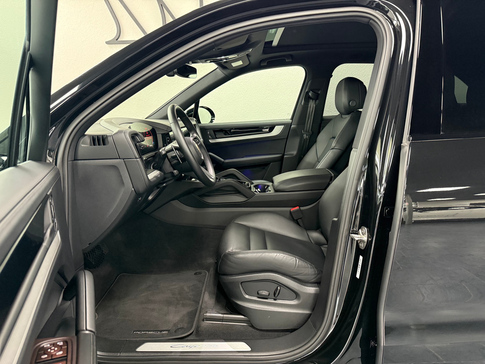 PORSCHE Cayenne Tiptronic-image-8