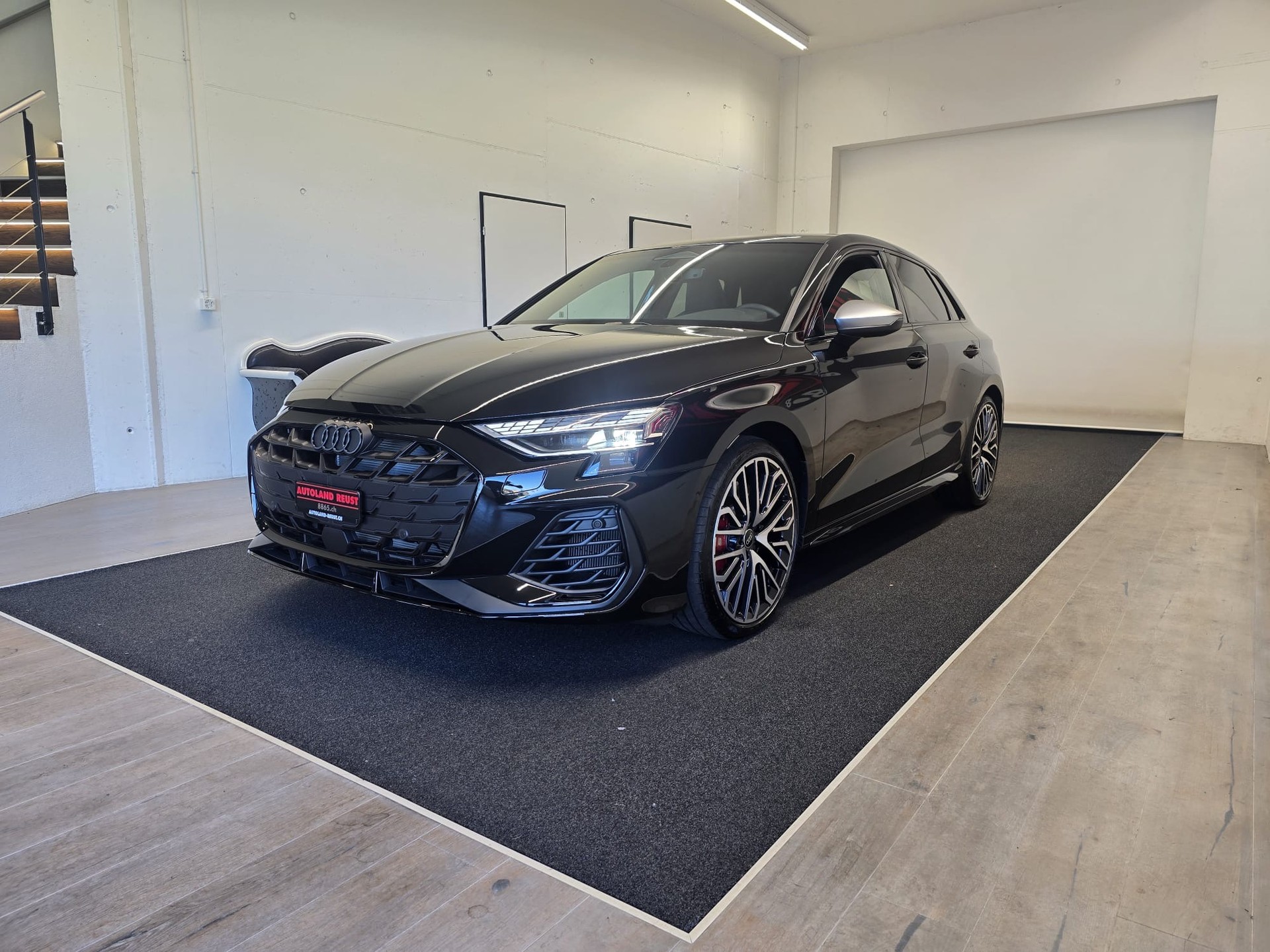 AUDI S3 Sportback TFSI quattro S-tronic-image-2