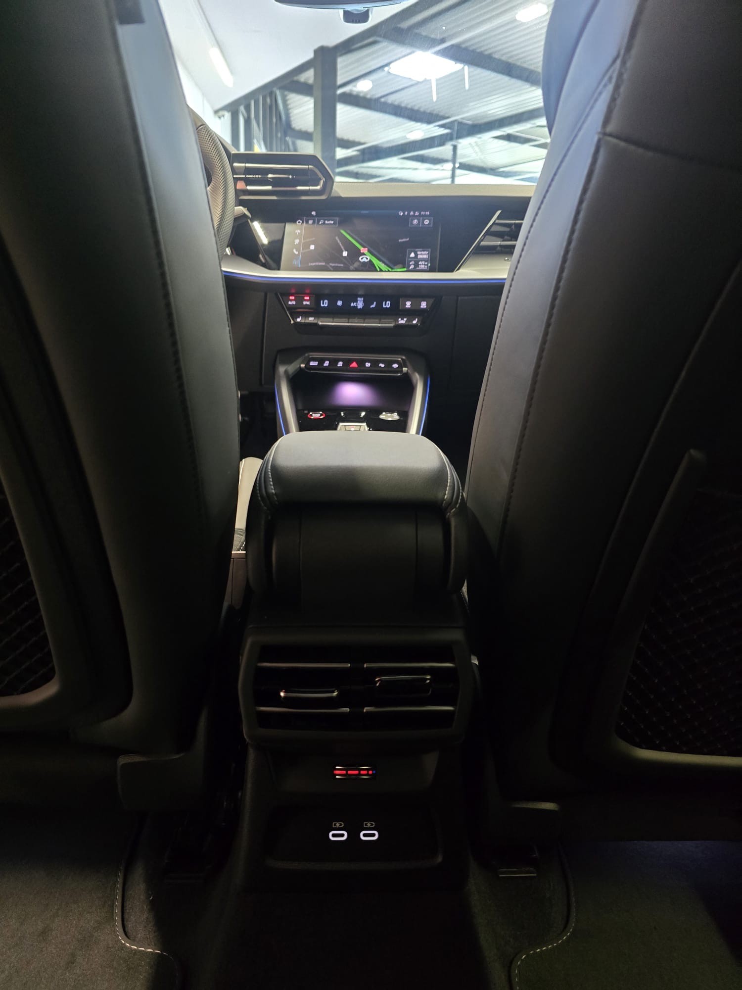 AUDI S3 Sportback TFSI quattro S-tronic-image-16