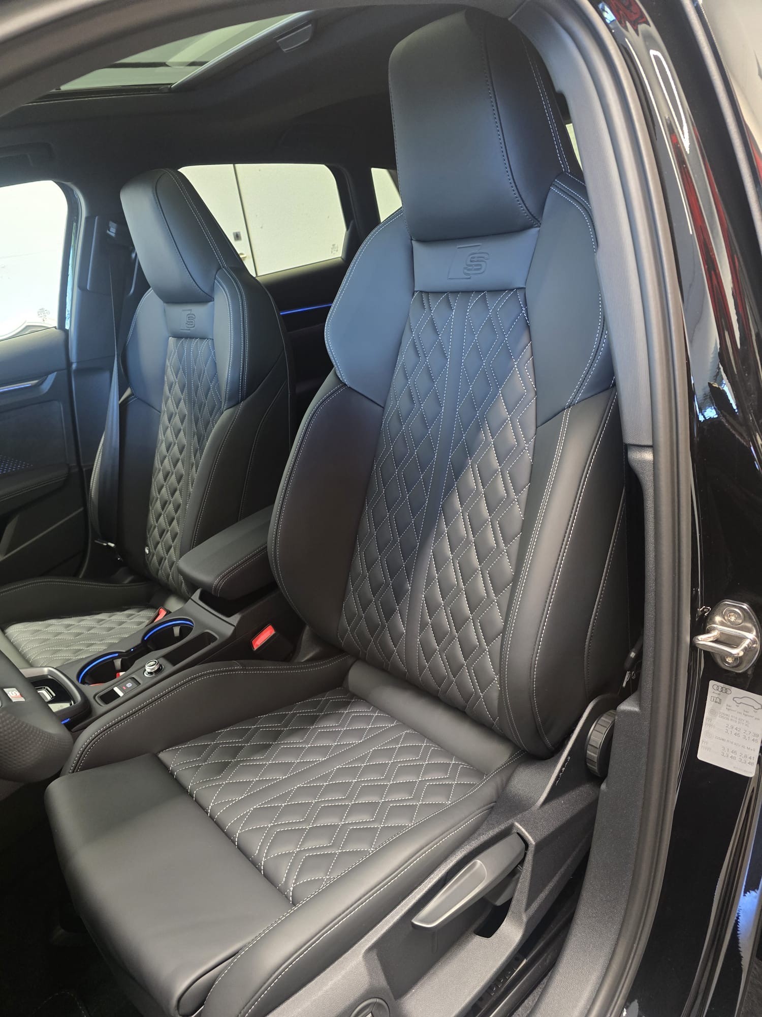 AUDI S3 Sportback TFSI quattro S-tronic-image-10