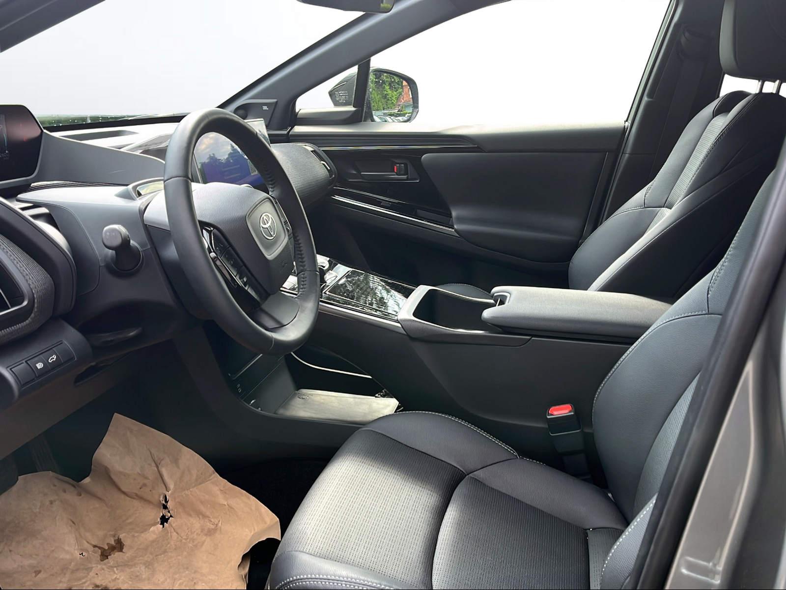 TOYOTA bZ4X Premium AWD-image-7