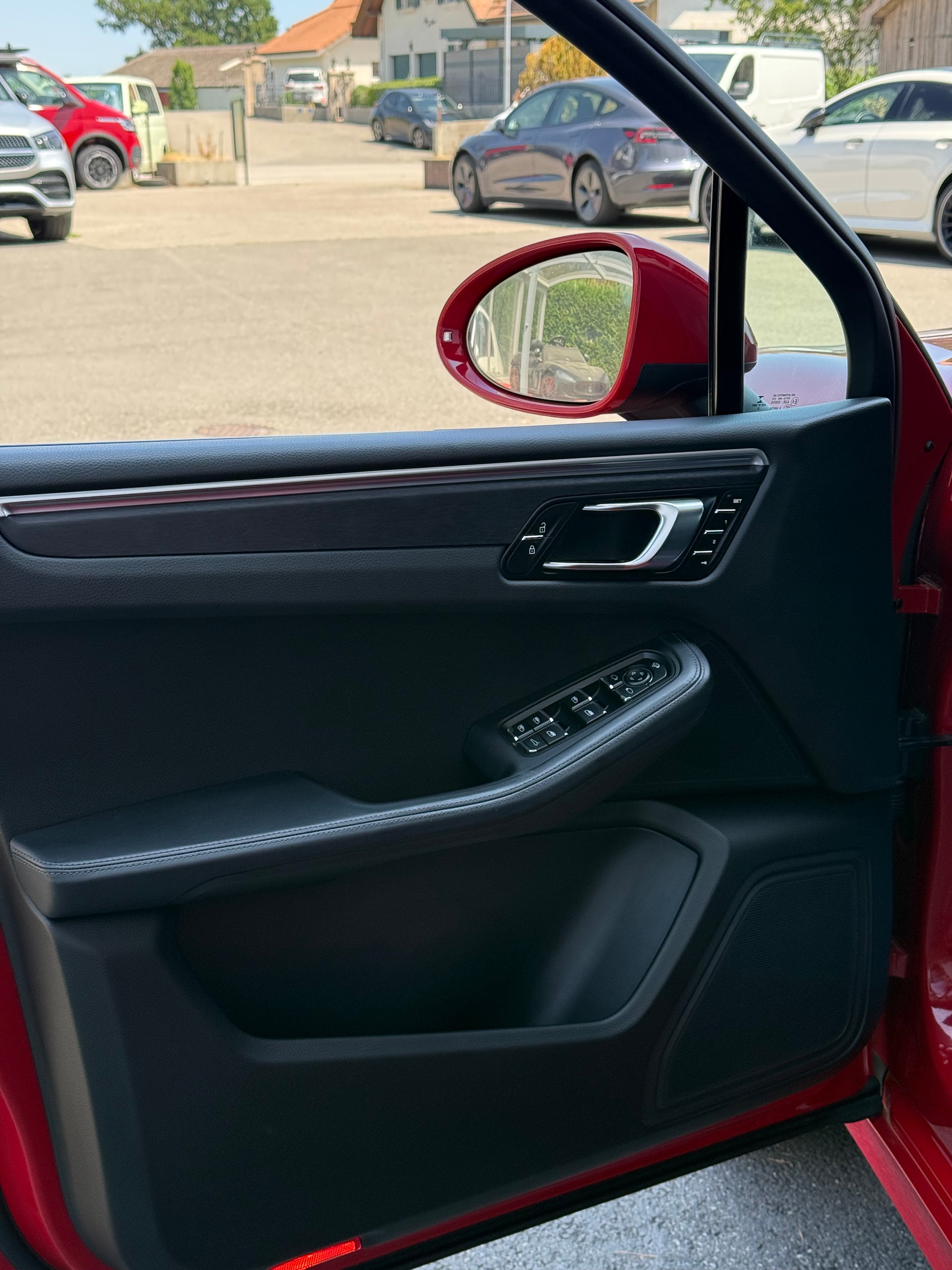 PORSCHE Macan GTS PDK-image-20