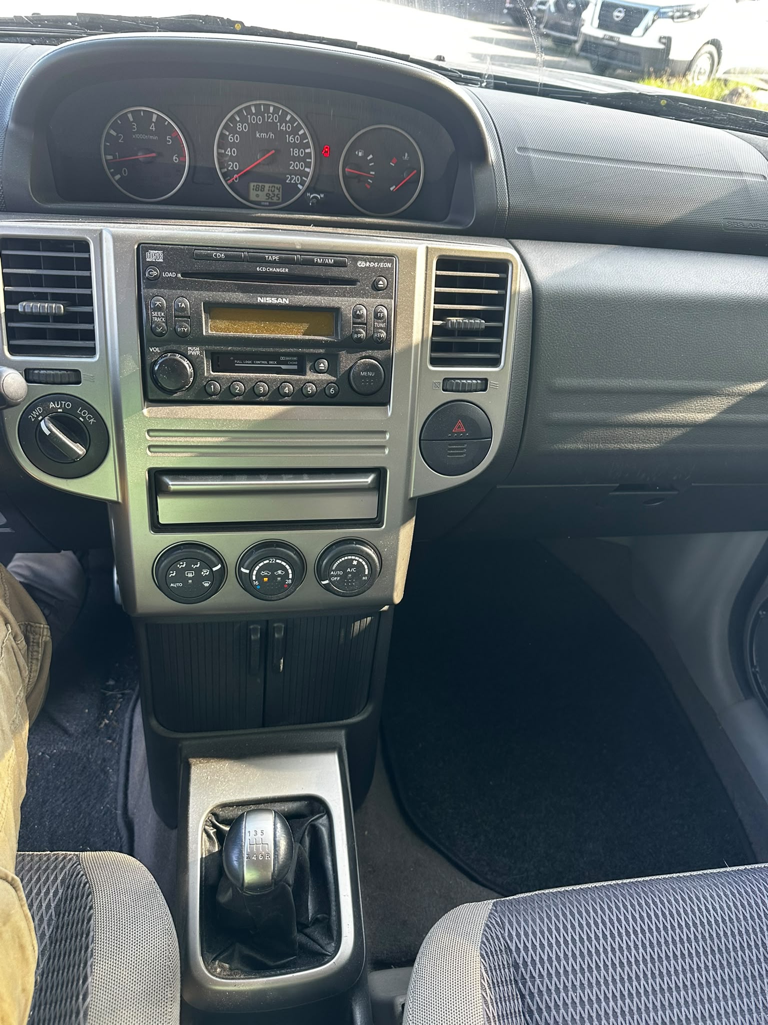 NISSAN X-Trail 2.2 DCI Columbia 4WD-image-3
