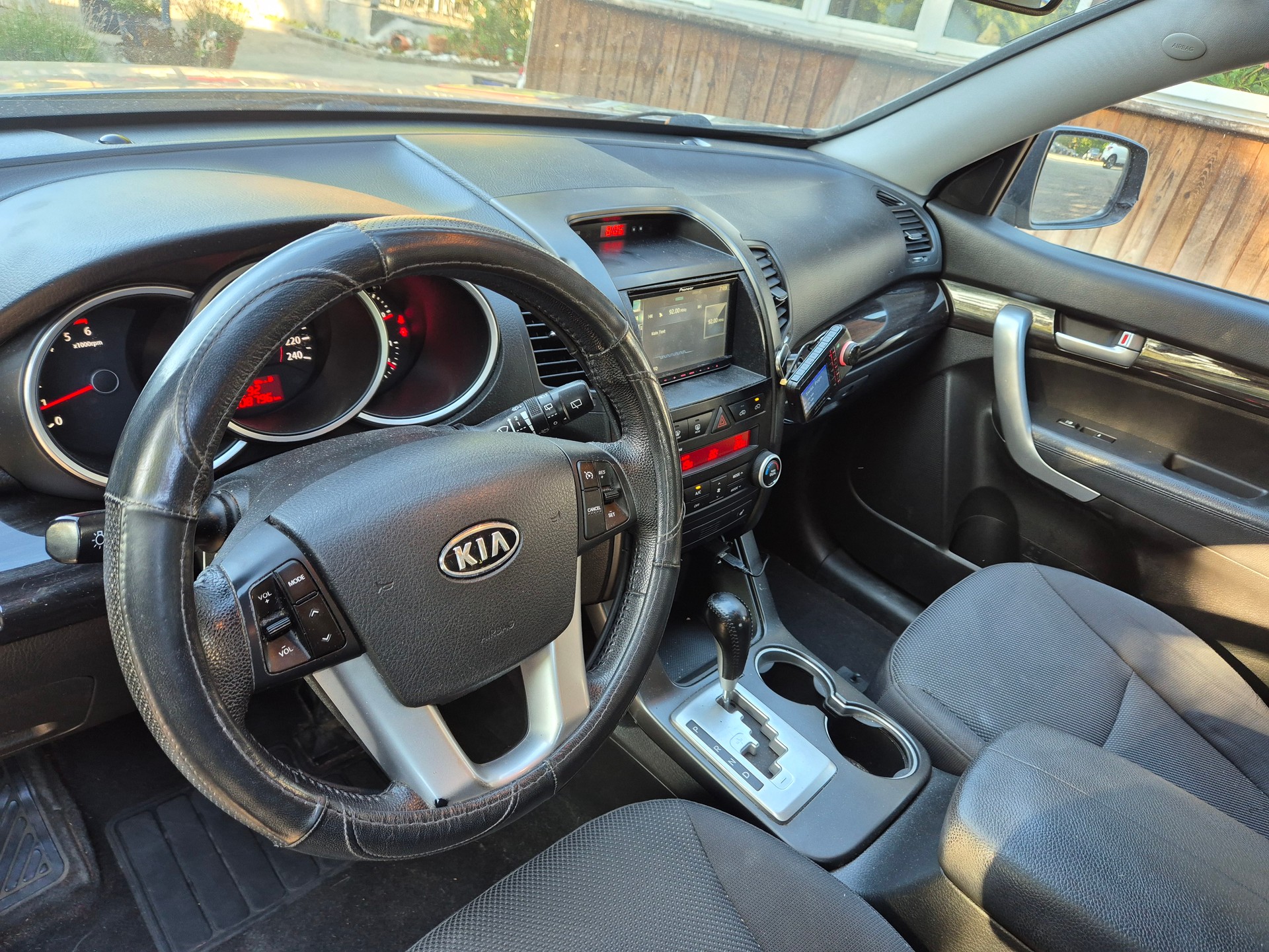 KIA Sorento 2.2 CRDI Style Automatic-image-14