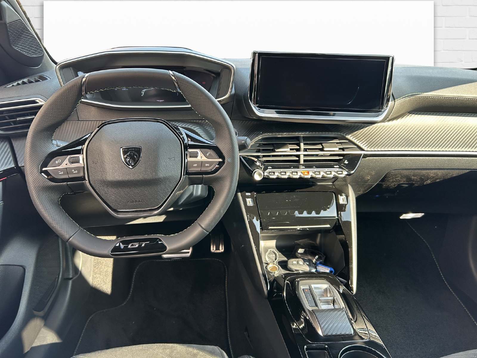 PEUGEOT 208 1.2 Hybrid 145 GT Exclusive-image-7