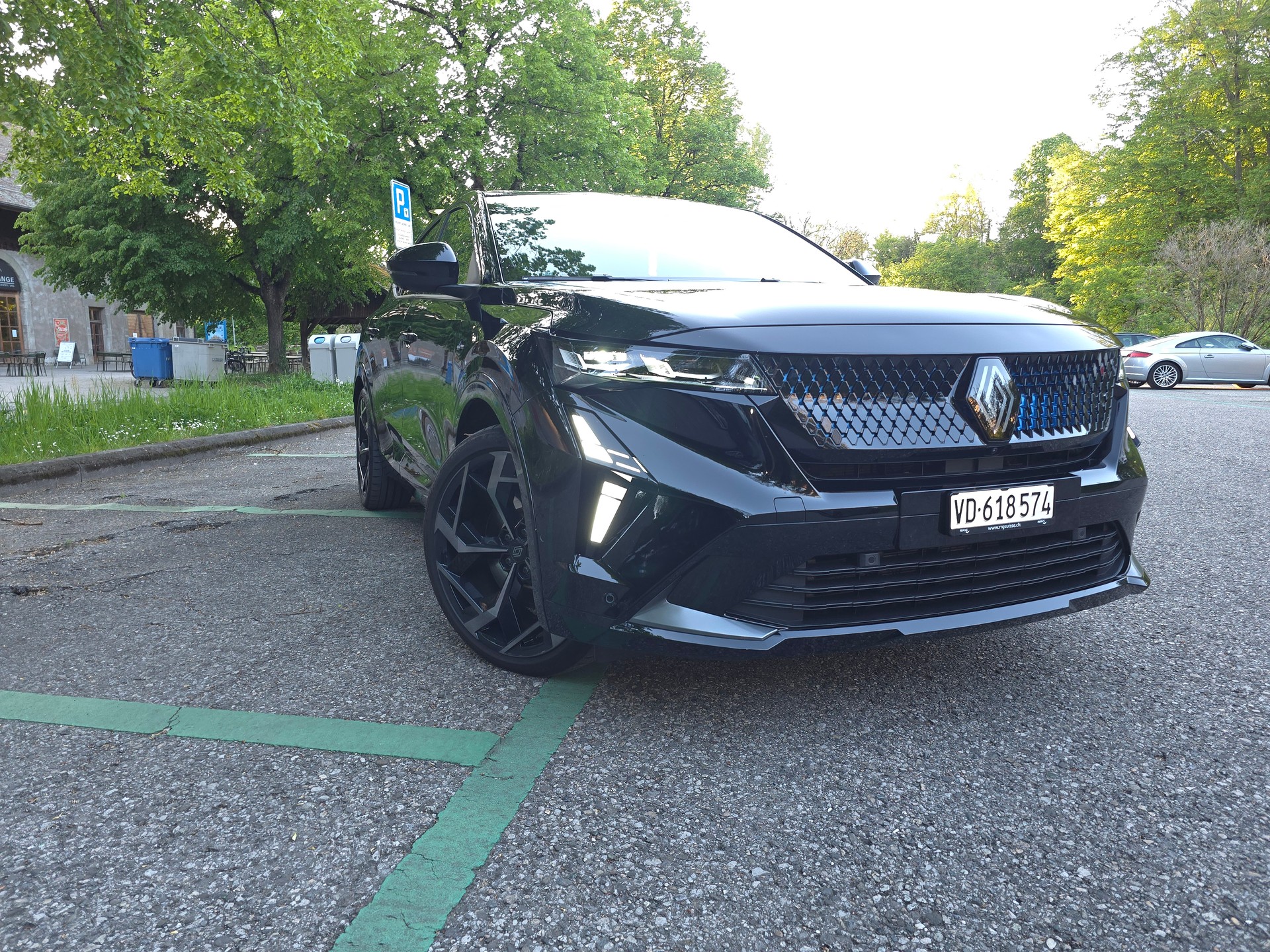 RENAULT 1.2 E-Tech Plug-in Atelier Alpine-image-0