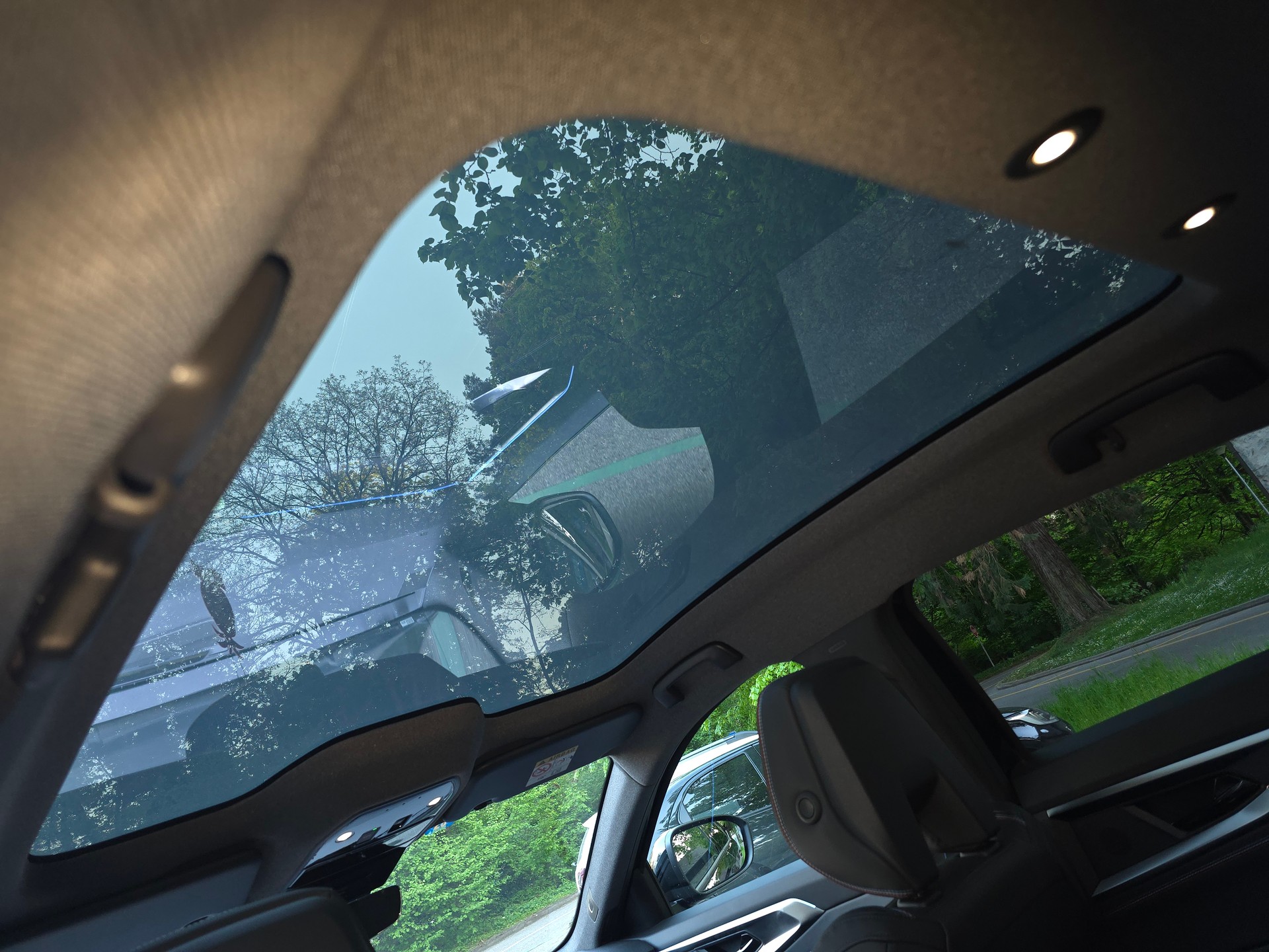 RENAULT 1.2 E-Tech Plug-in Atelier Alpine-image-4