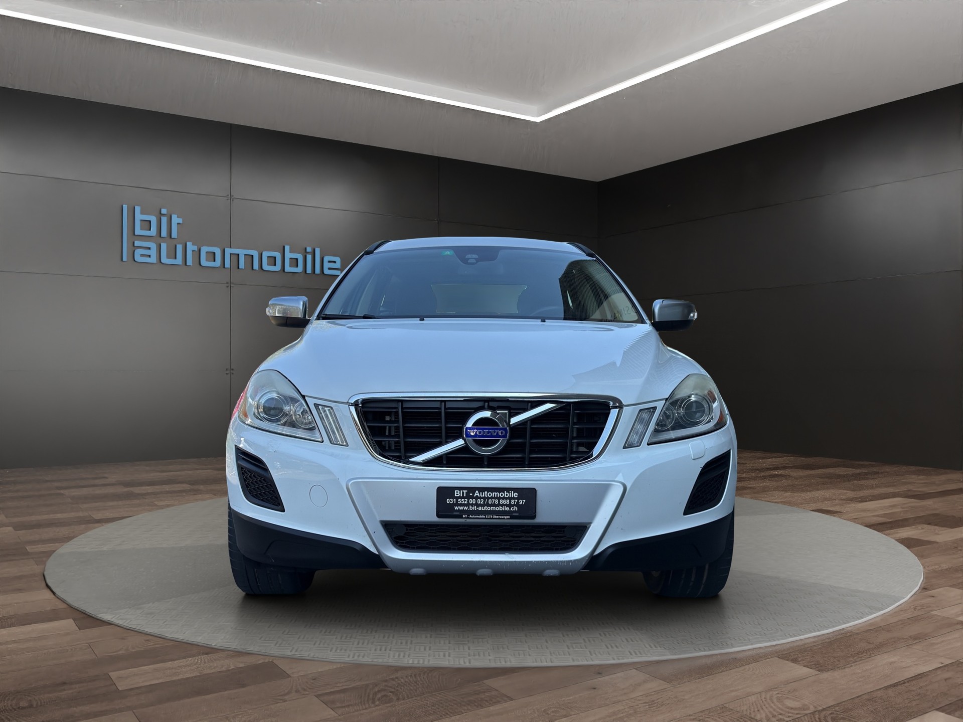 VOLVO XC60 D4 AWD Husky Edition Geartronic-image-1