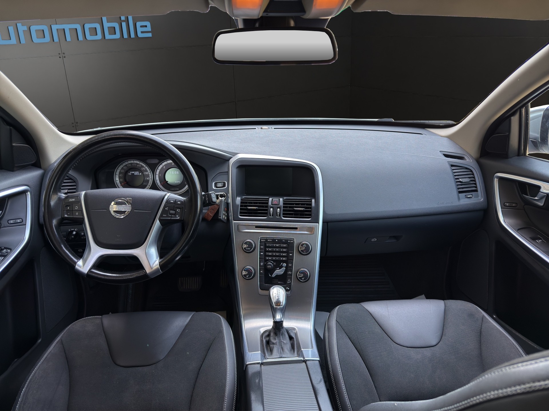 VOLVO XC60 D4 AWD Husky Edition Geartronic-image-3