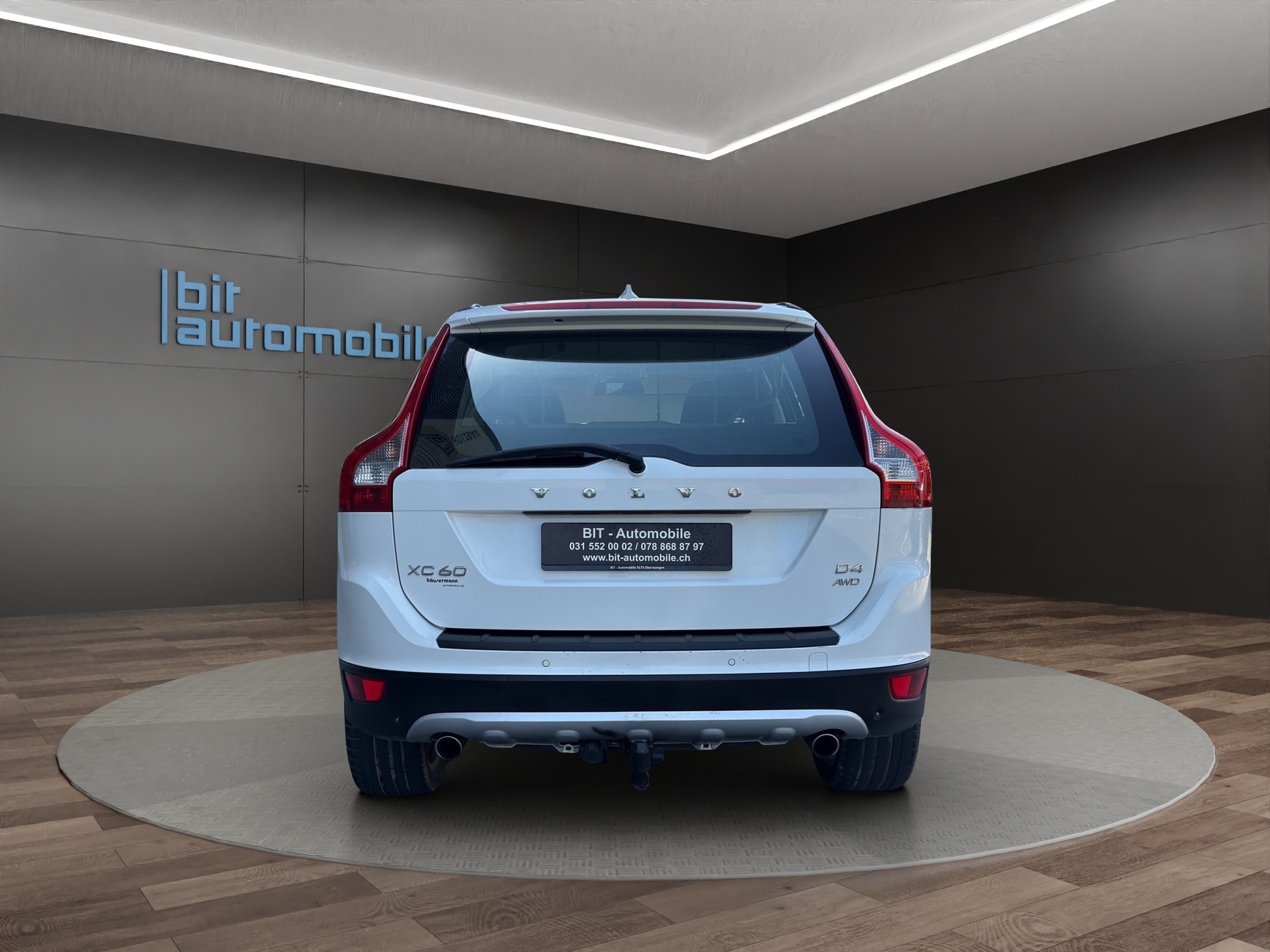 VOLVO XC60 D4 AWD Husky Edition Geartronic-image-5