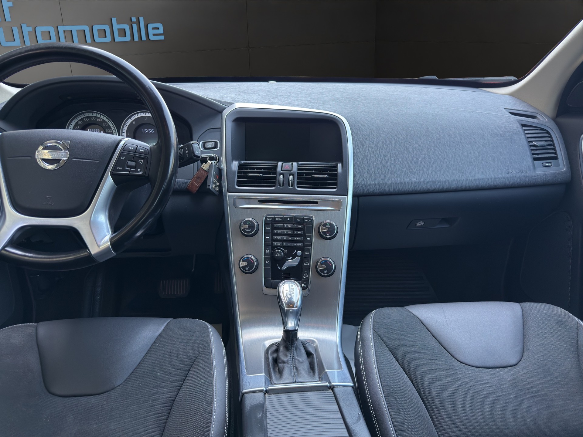 VOLVO XC60 D4 AWD Husky Edition Geartronic-image-12
