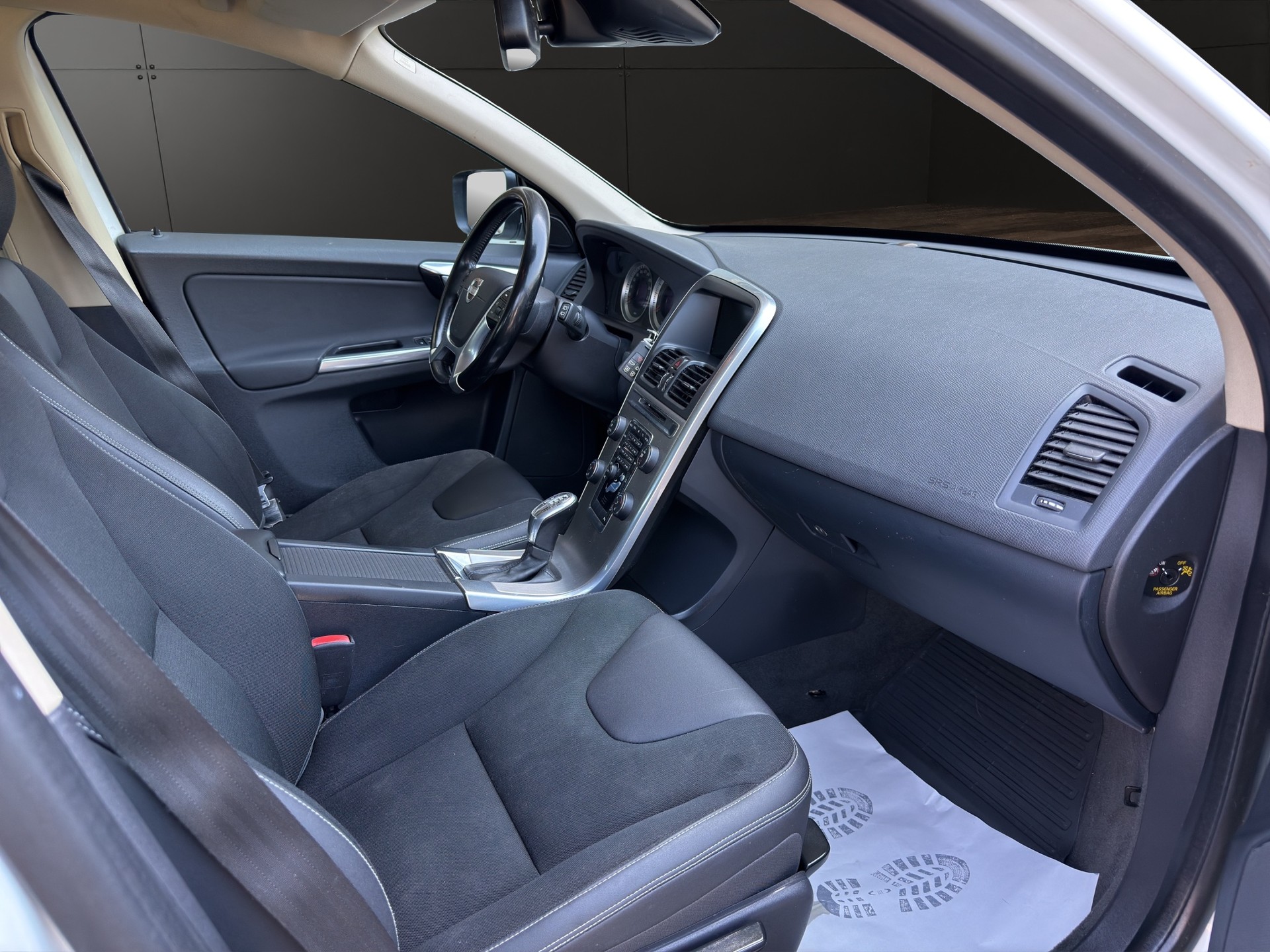 VOLVO XC60 D4 AWD Husky Edition Geartronic-image-13
