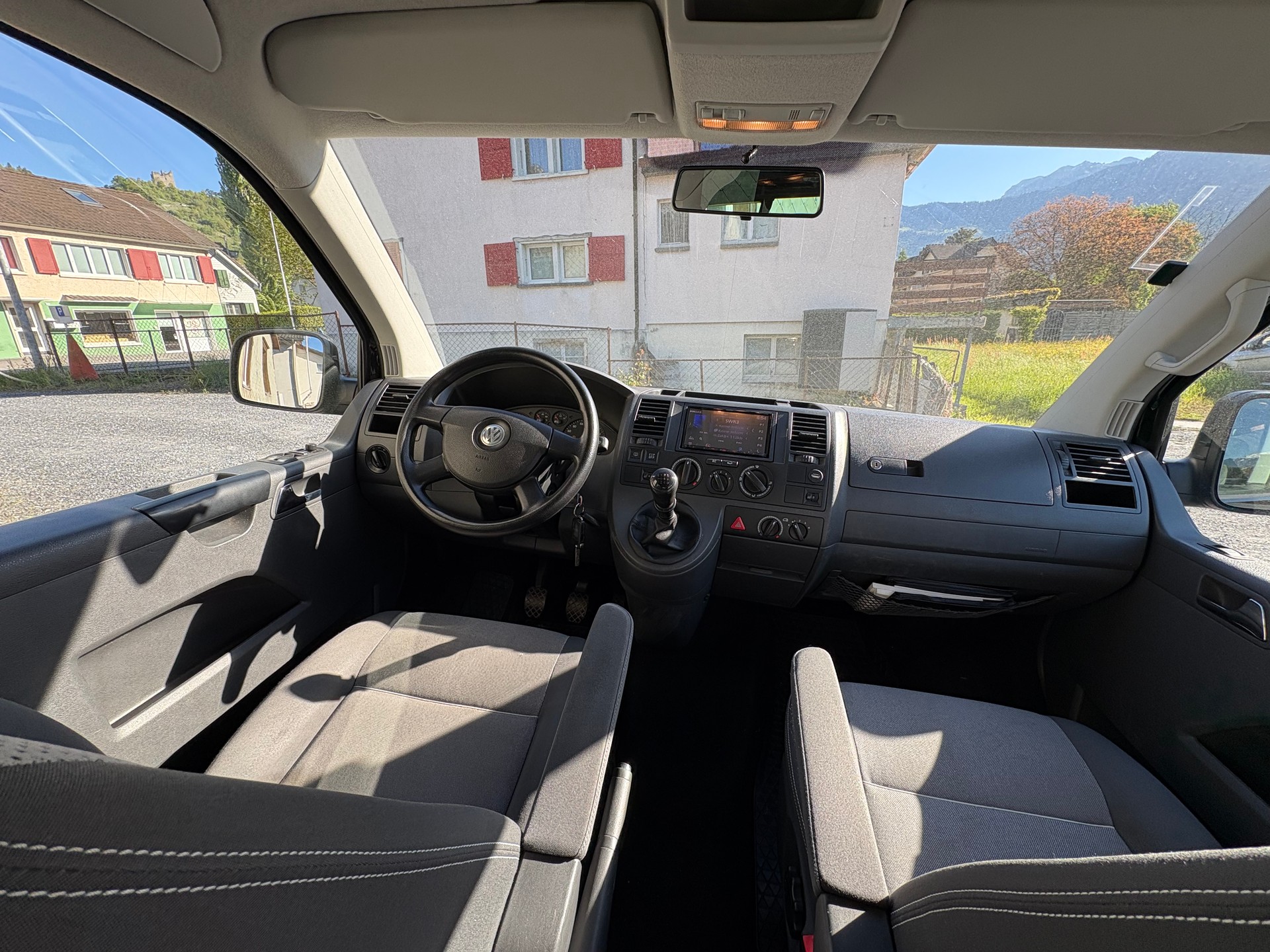 VW T5 Multivan Comfortline 2.5 TDI-image-11