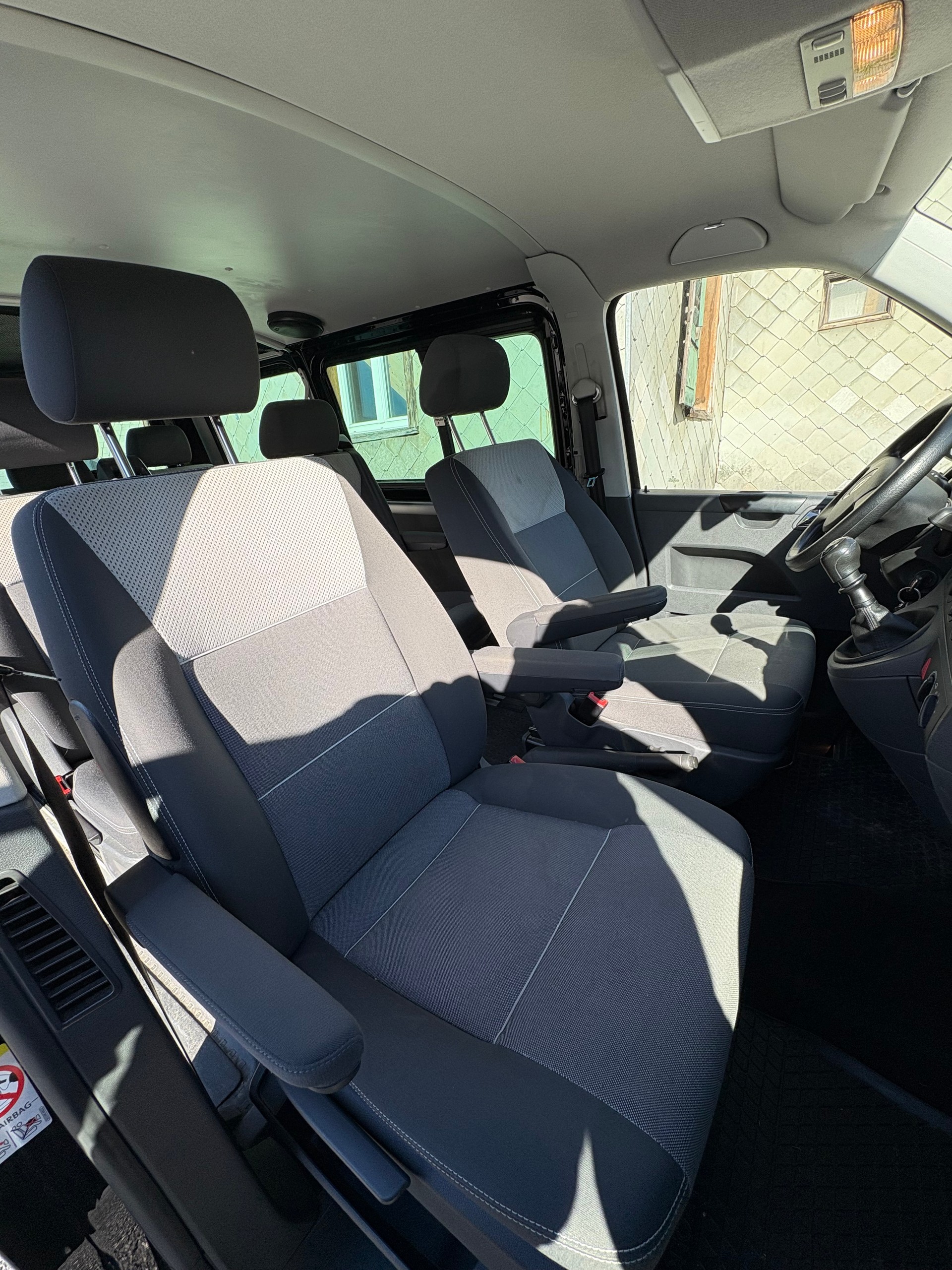 VW T5 Multivan Comfortline 2.5 TDI-image-14