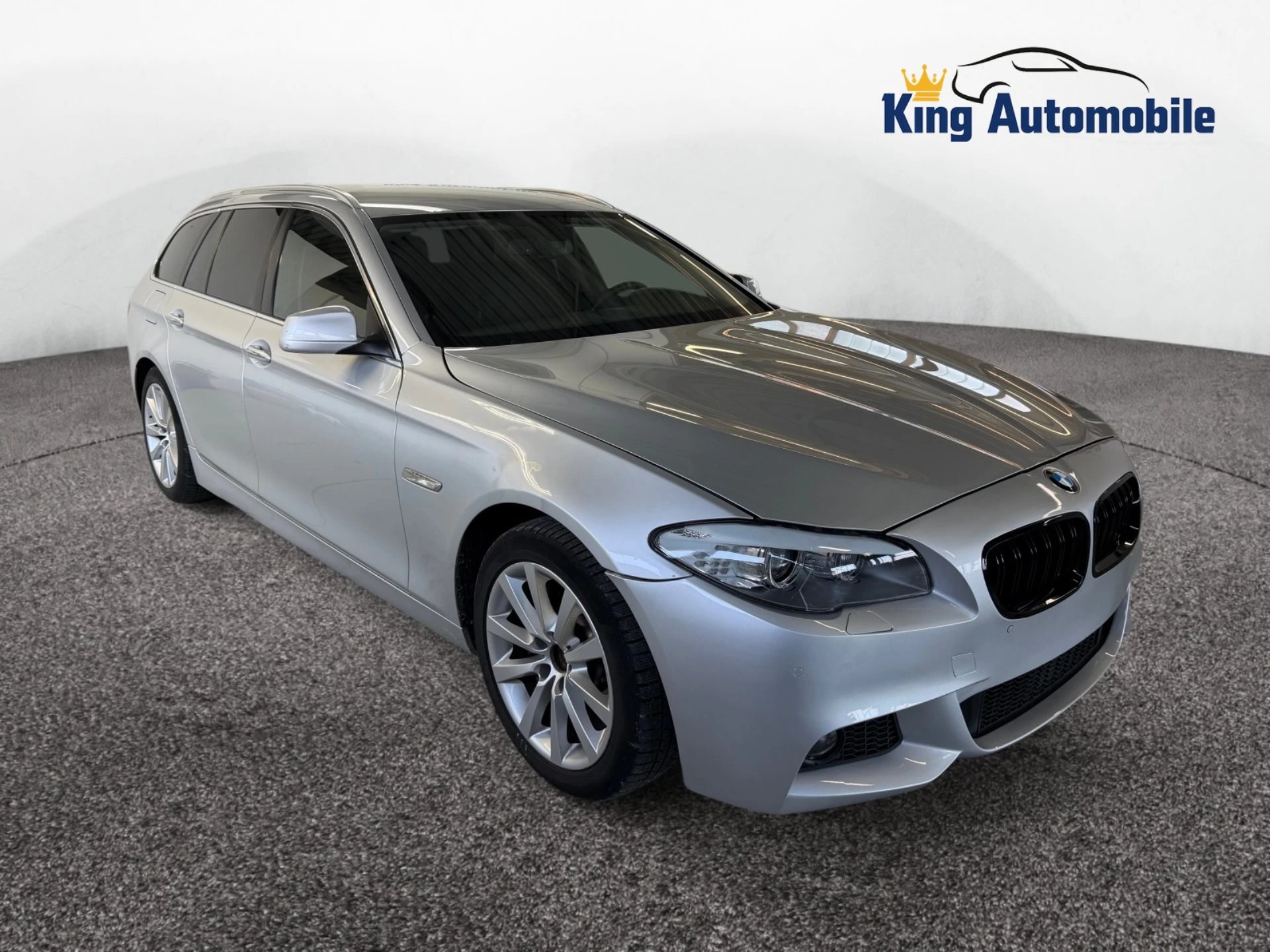 BMW 525d xDrive Touring Steptronic-image-0