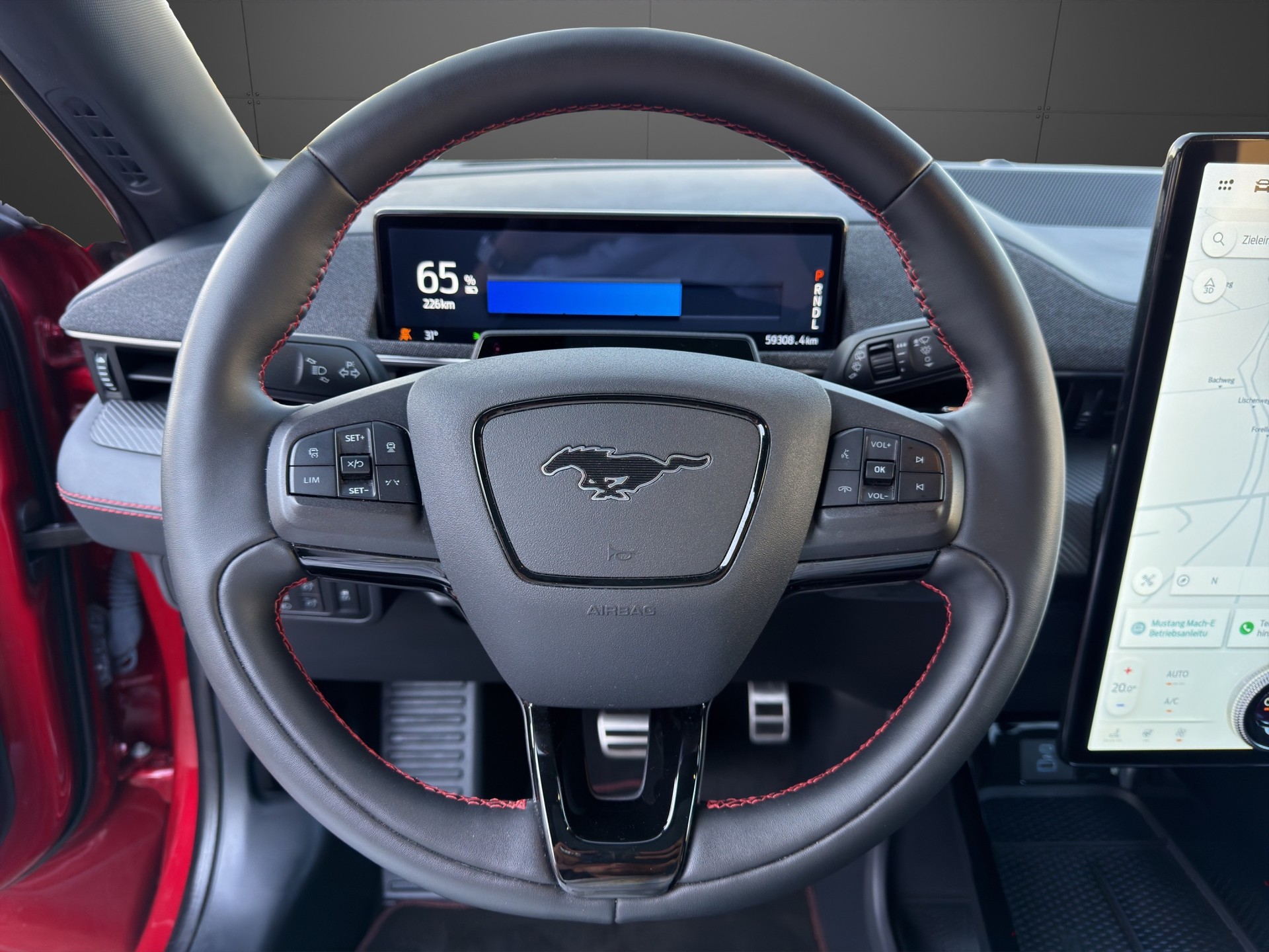 FORD Mustang MACH-E AWD 75 kWh-image-11