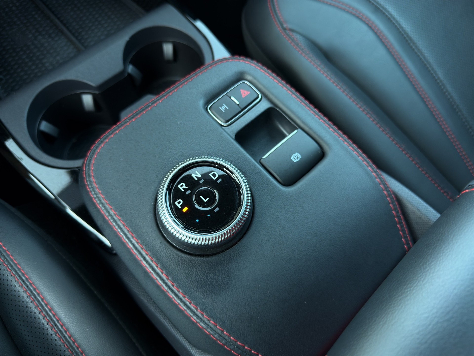FORD Mustang MACH-E AWD 75 kWh-image-15