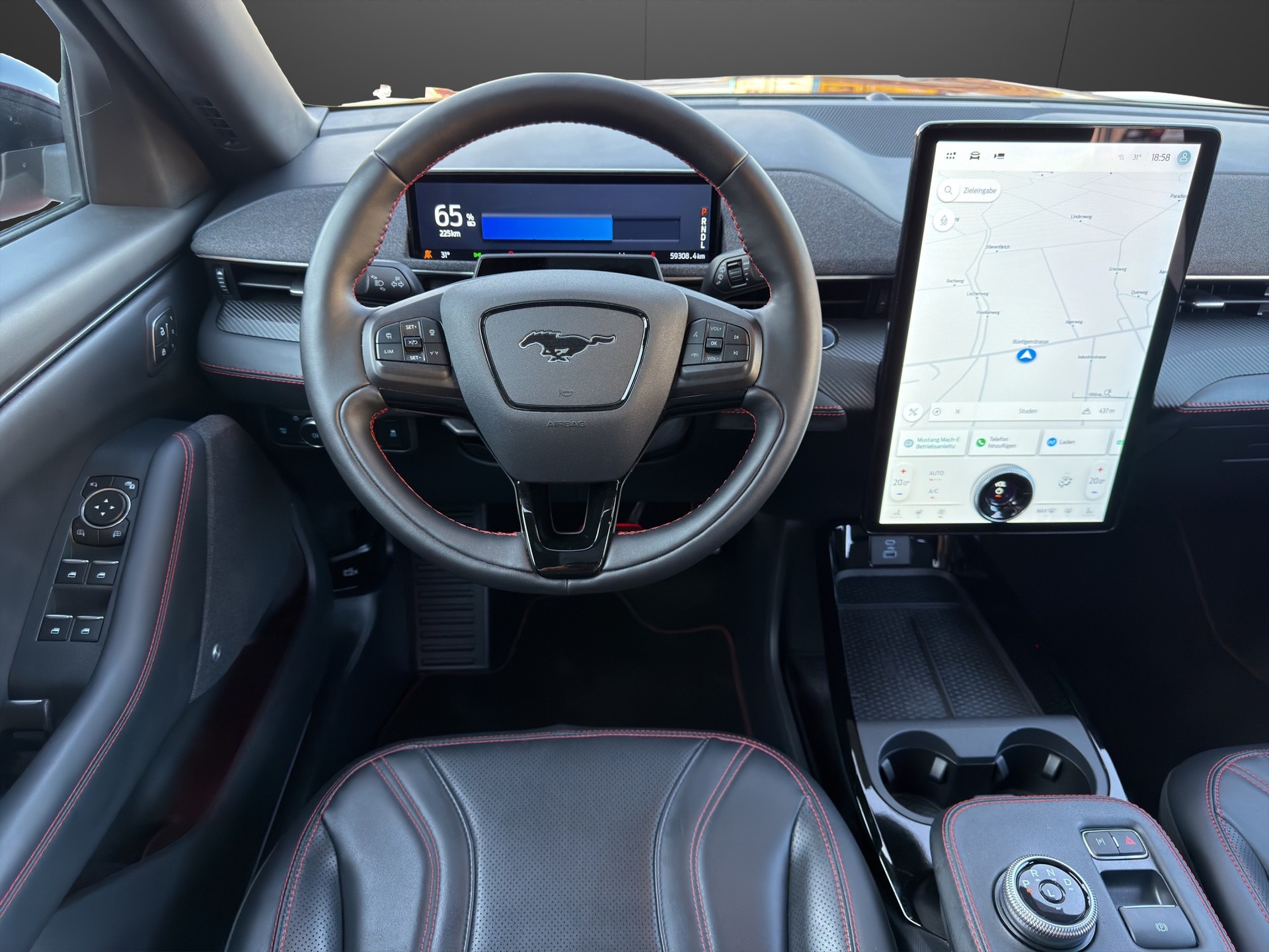 FORD Mustang MACH-E AWD 75 kWh-image-21