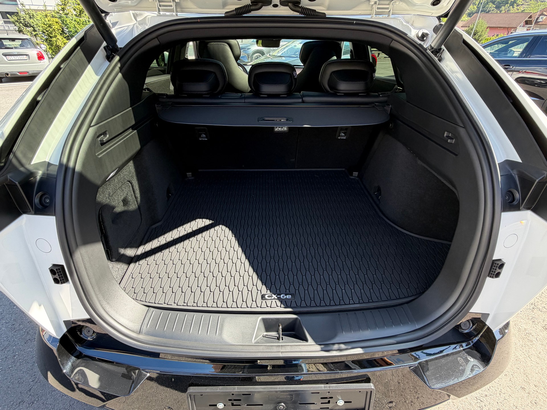 MAZDA CX-6e Takumi-image-11