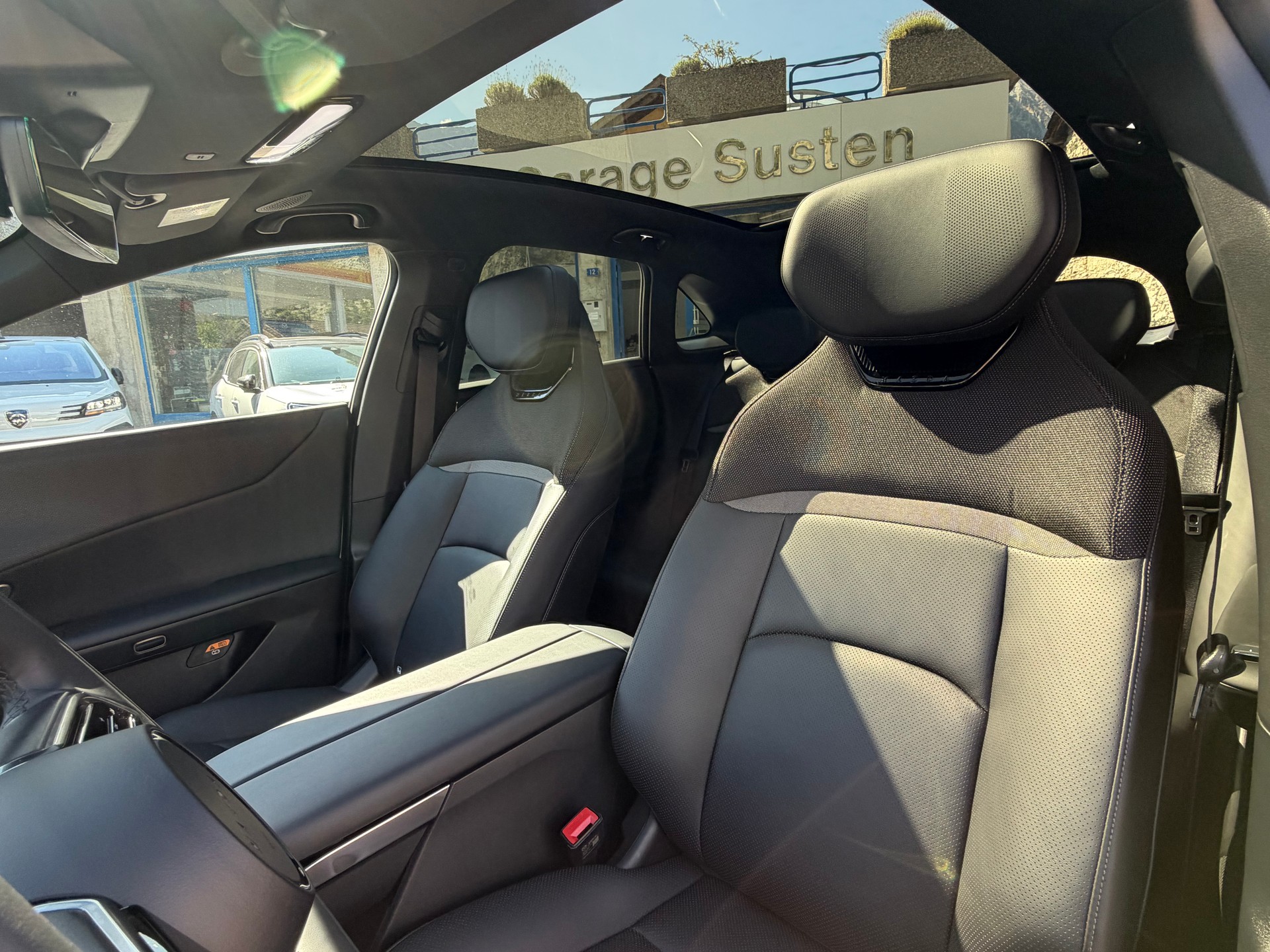 MAZDA CX-6e Takumi-image-9