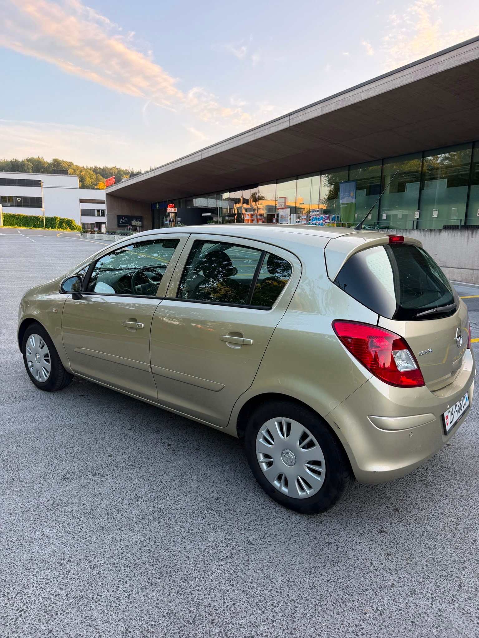 OPEL Enjoy 1.4i 16V - nur 18'500km!-image-1