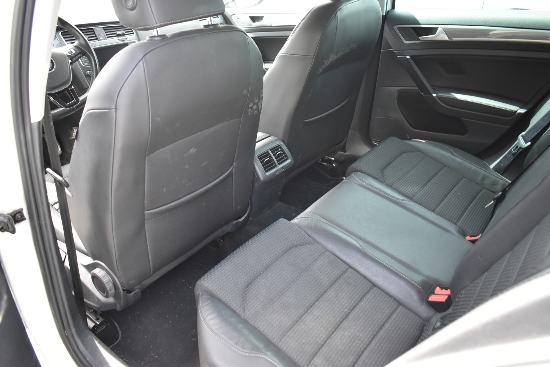 VW Golf 2.0 TDI Alltrack 4Motion-image-8