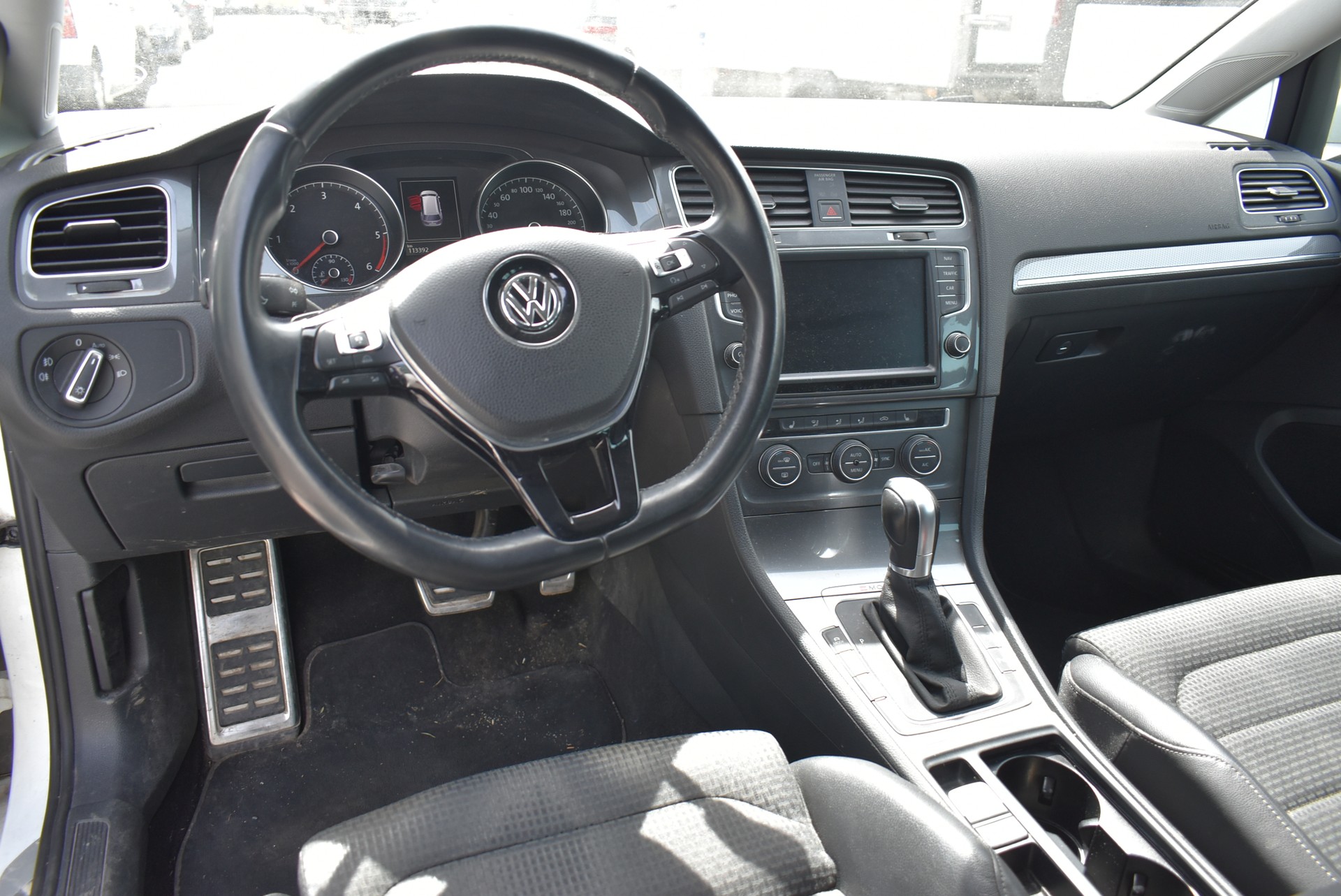VW Golf 2.0 TDI Alltrack 4Motion-image-9