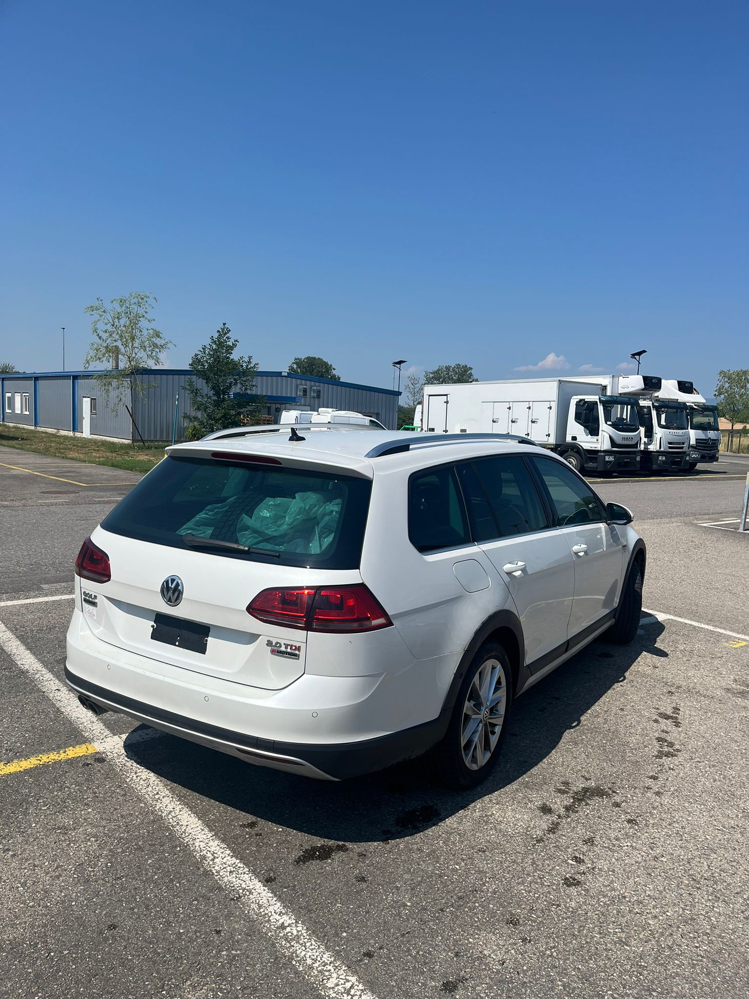 VW Golf 2.0 TDI Alltrack 4Motion-image-6