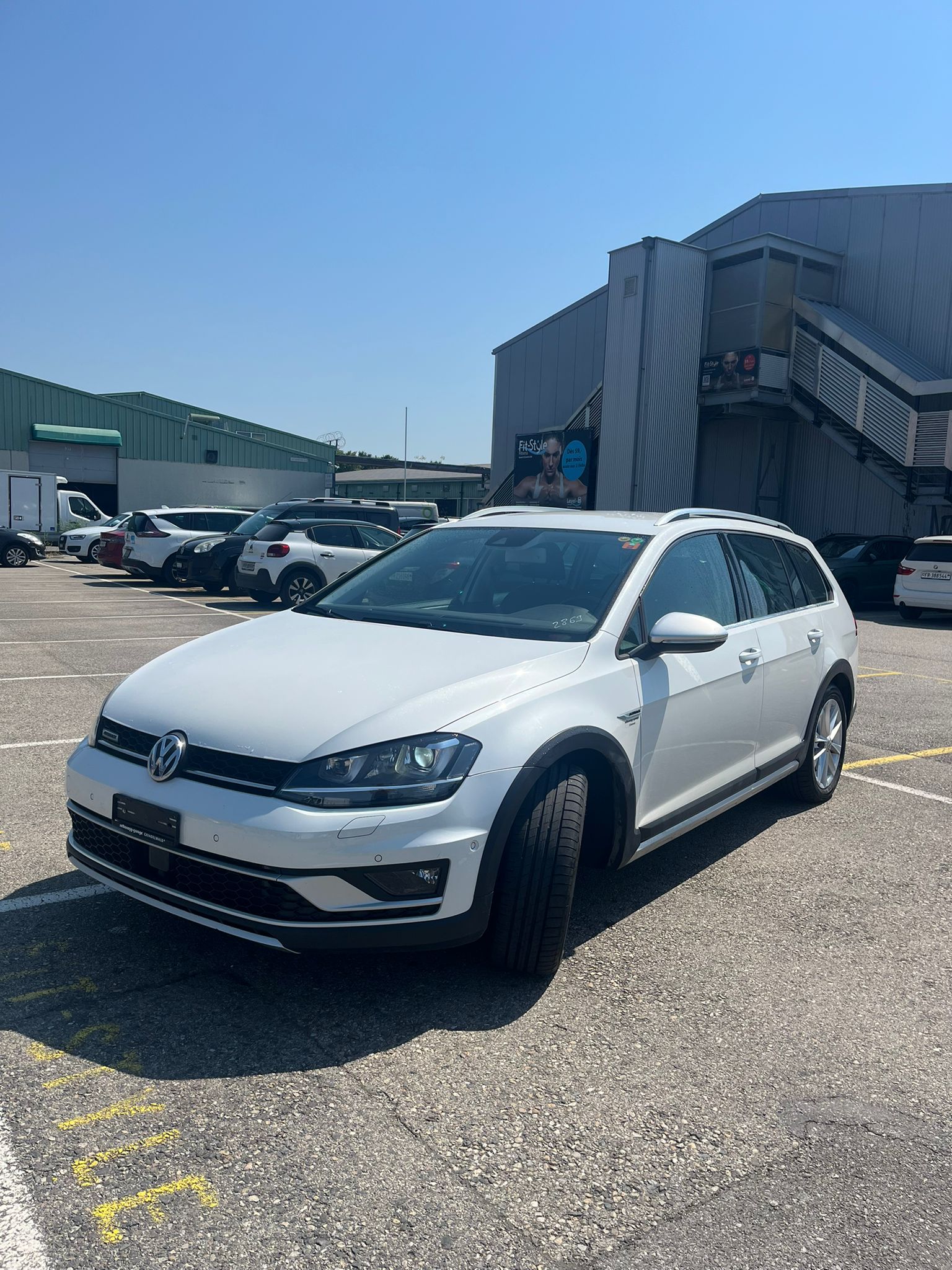 VW Golf 2.0 TDI Alltrack 4Motion-image-4