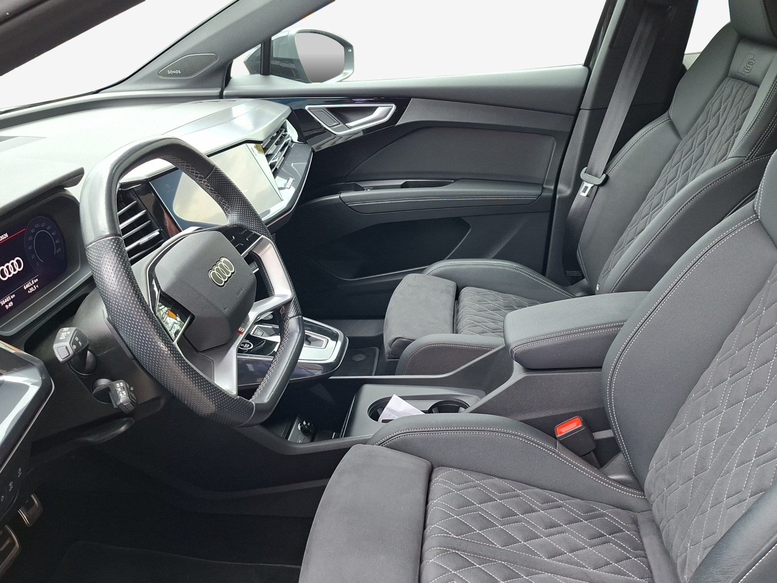 AUDI Q4 e-tron 45 quattro-image-8