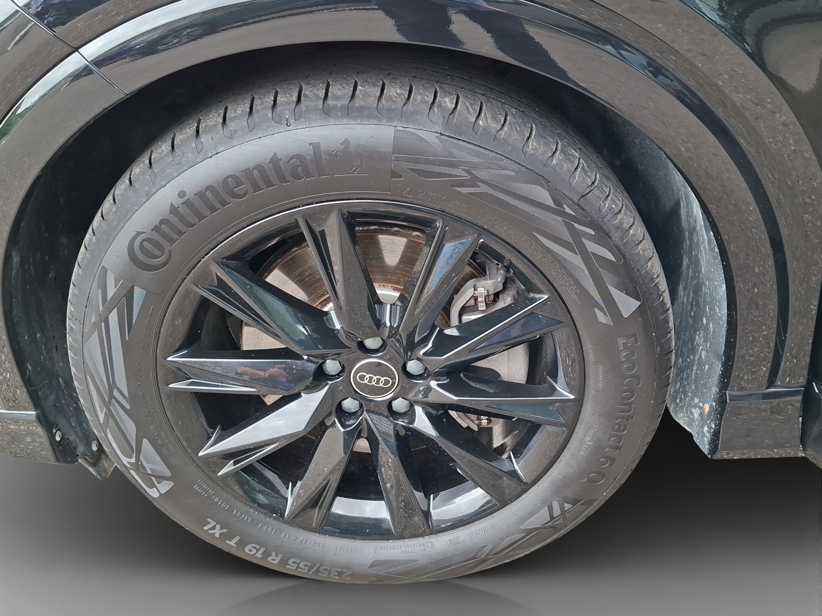 AUDI Q4 e-tron 45 quattro-image-14