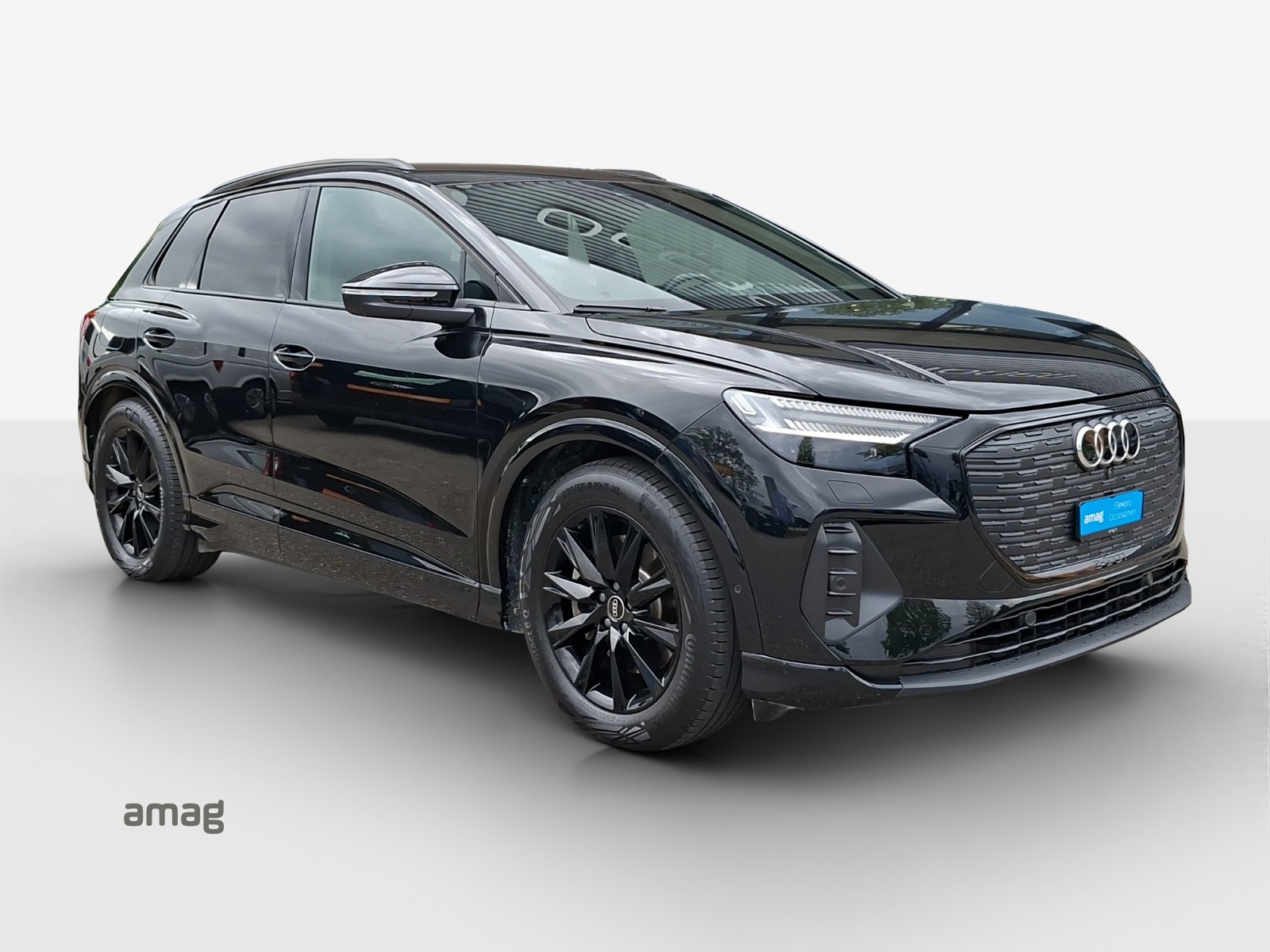 AUDI Q4 e-tron 45 quattro-image-6