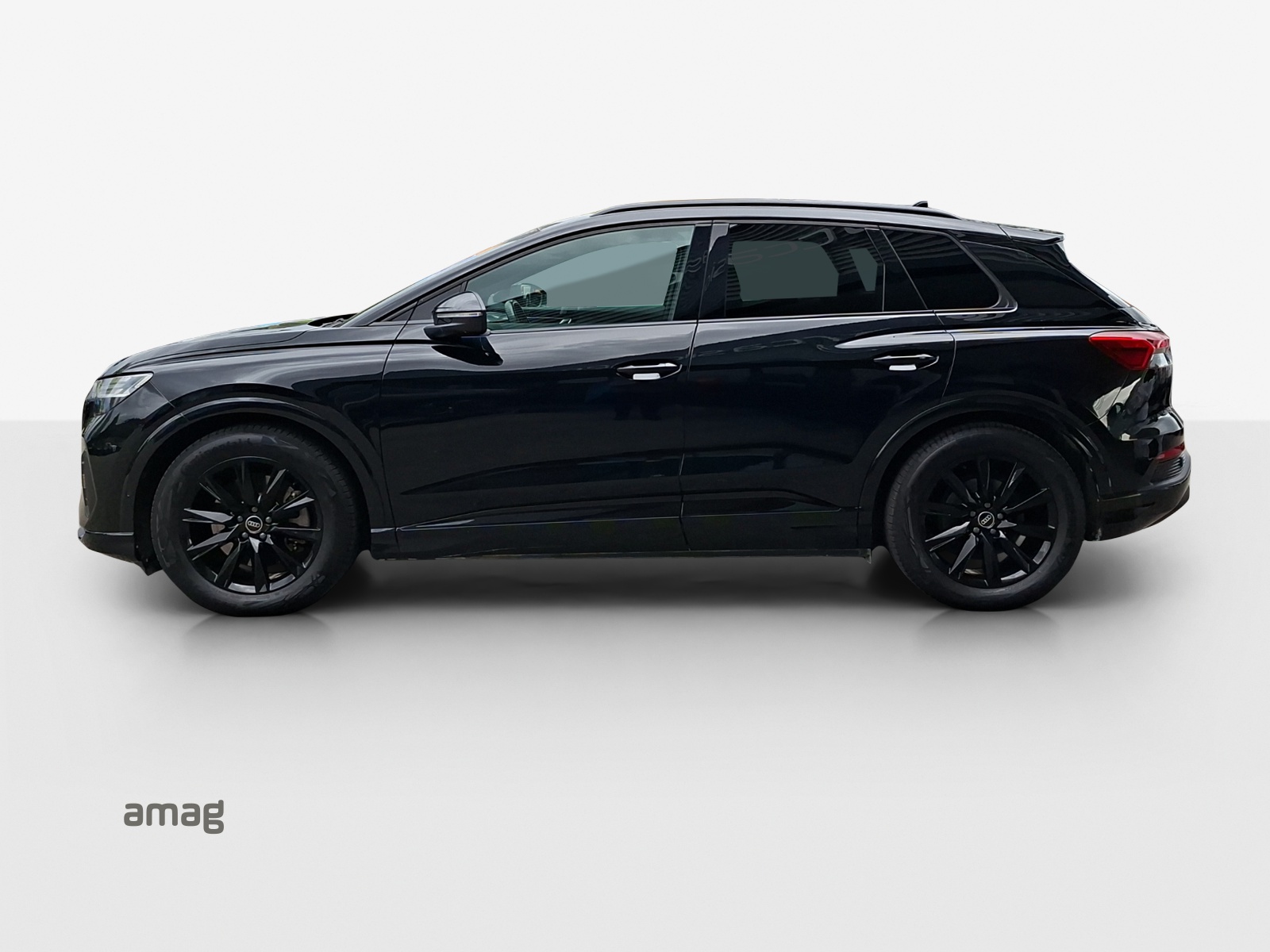 AUDI Q4 e-tron 45 quattro-image-1