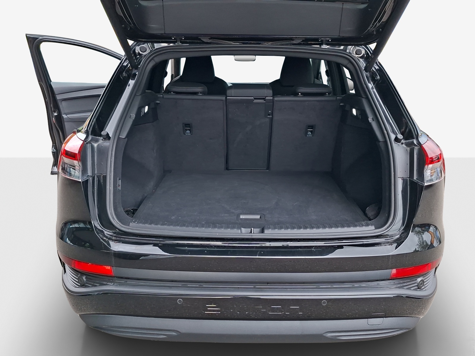 AUDI Q4 e-tron 45 quattro-image-13