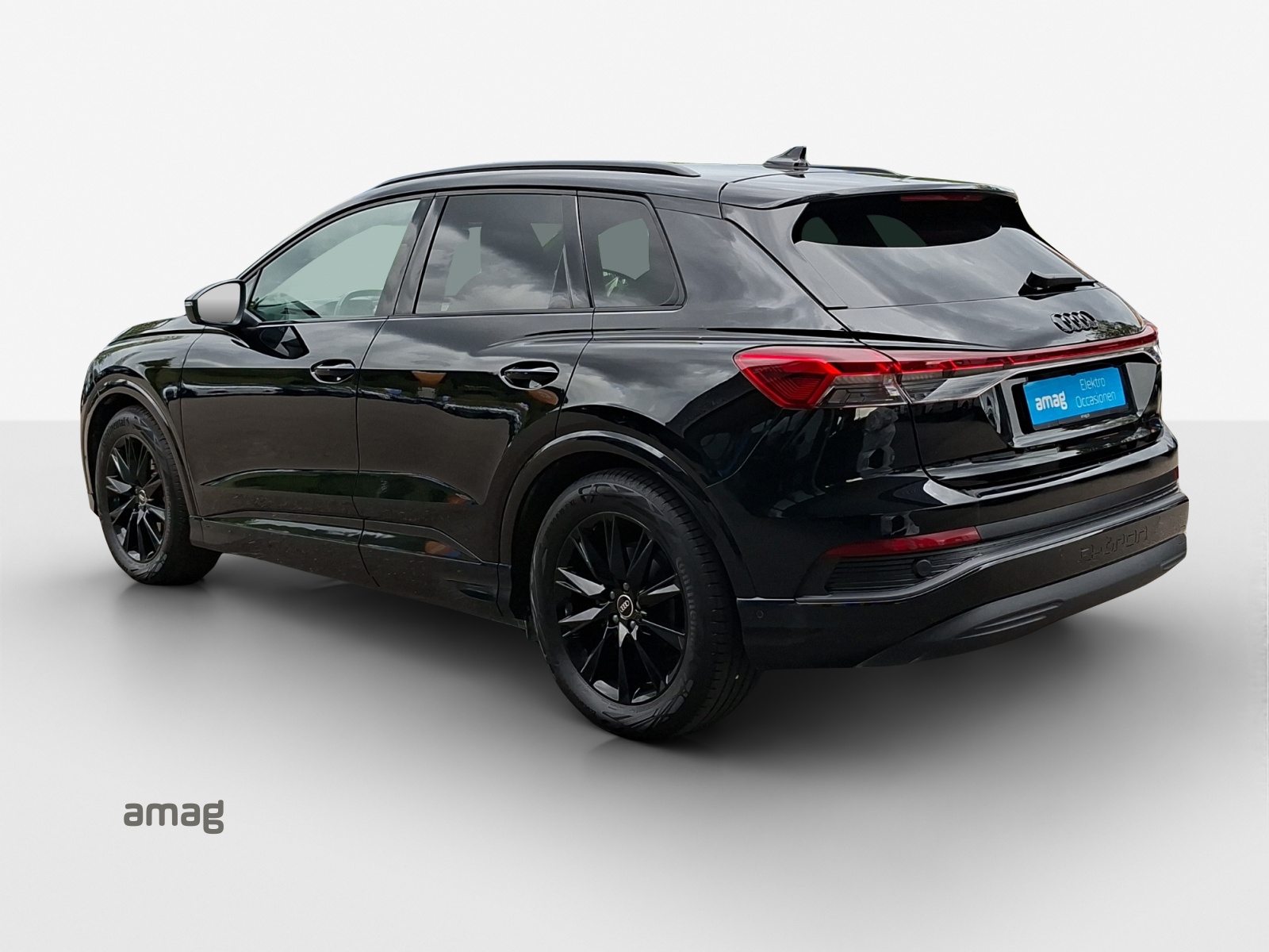 AUDI Q4 e-tron 45 quattro-image-2