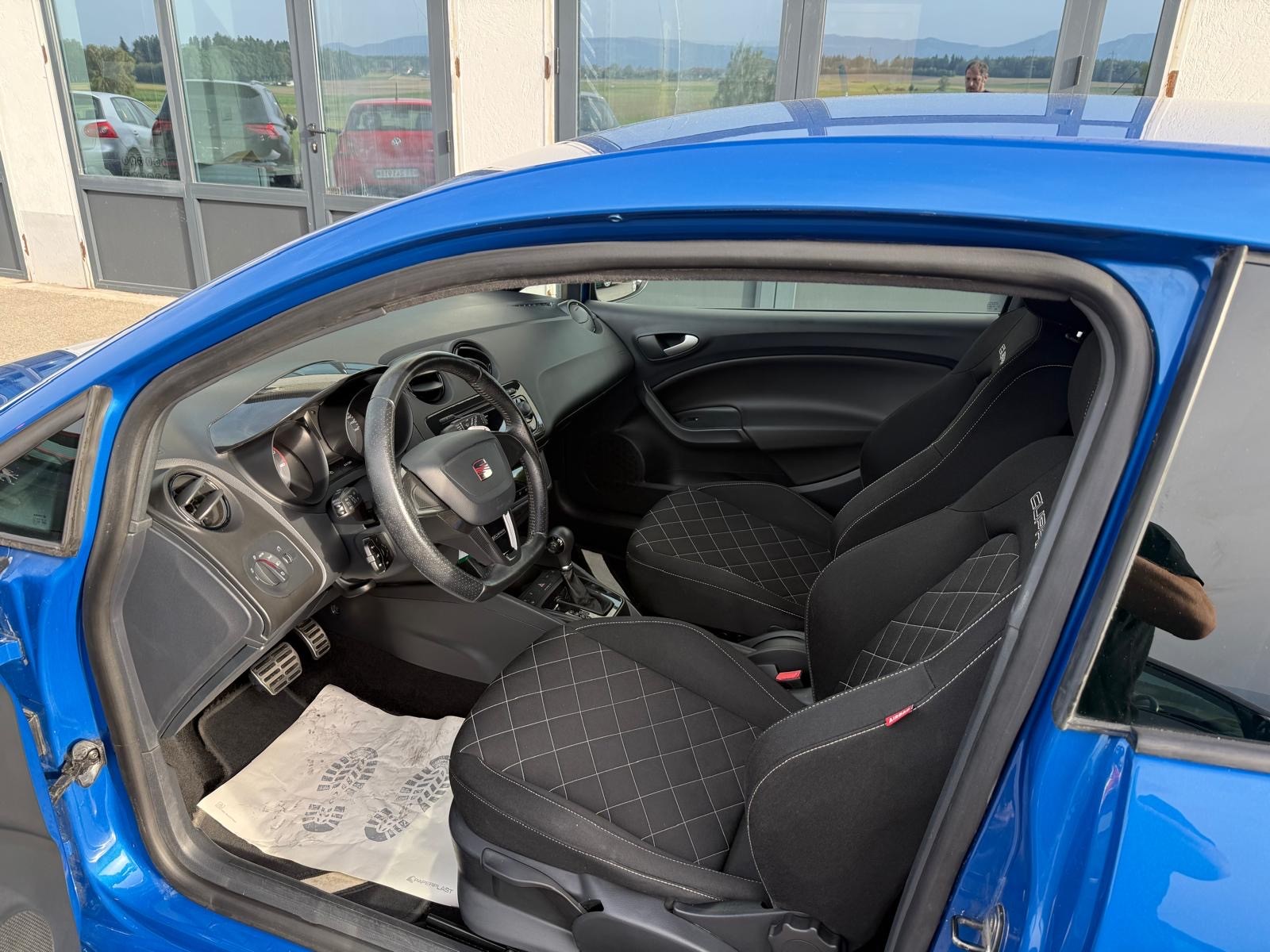 SEAT Ibiza SC 1.4 TSI Cupra R-Evolution DSG-image-4