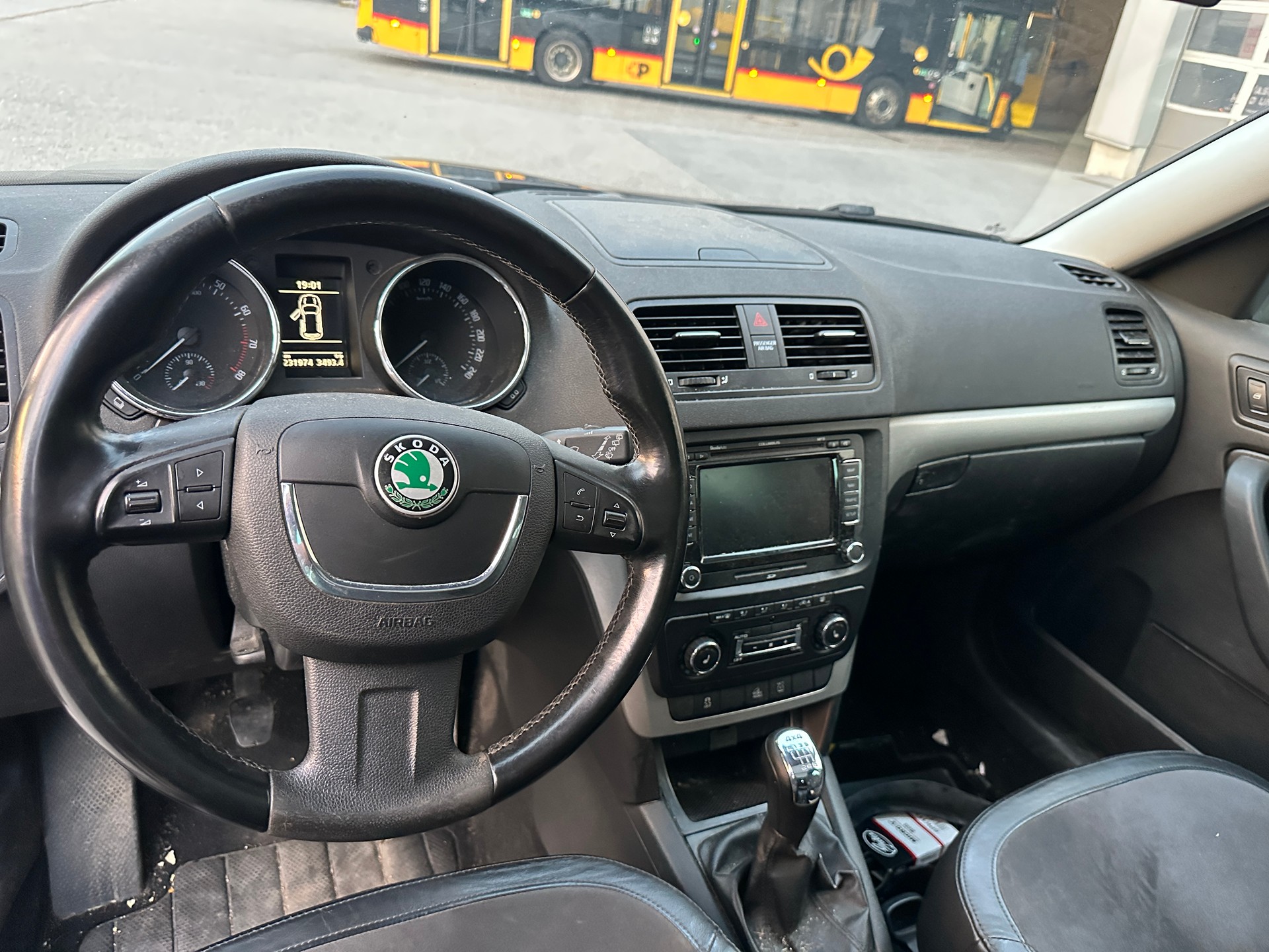 SKODA Yeti 1.8 TSI Ambition 4x4-image-4