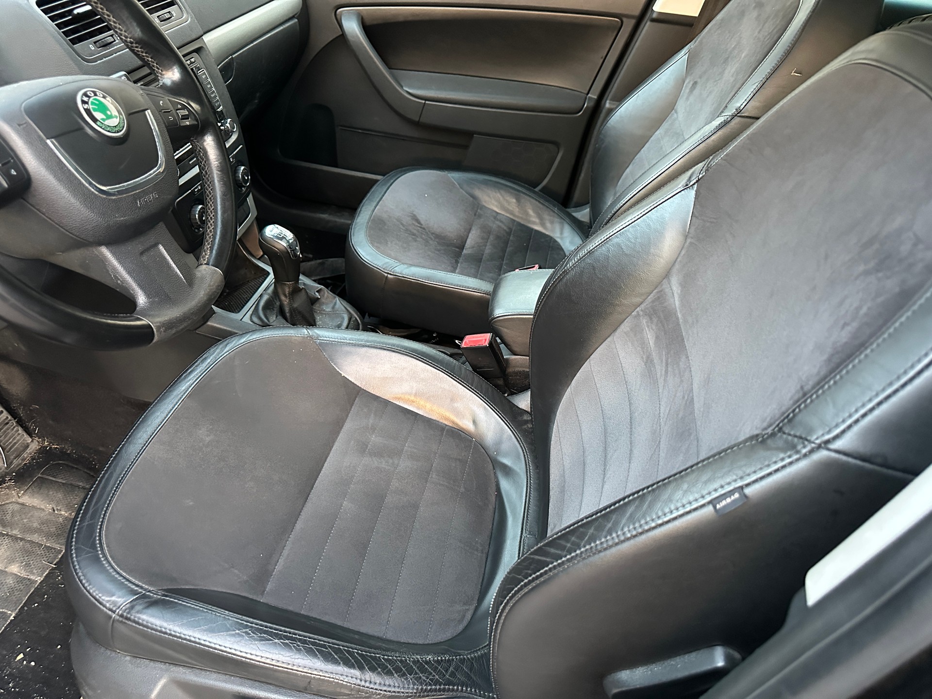SKODA Yeti 1.8 TSI Ambition 4x4-image-3