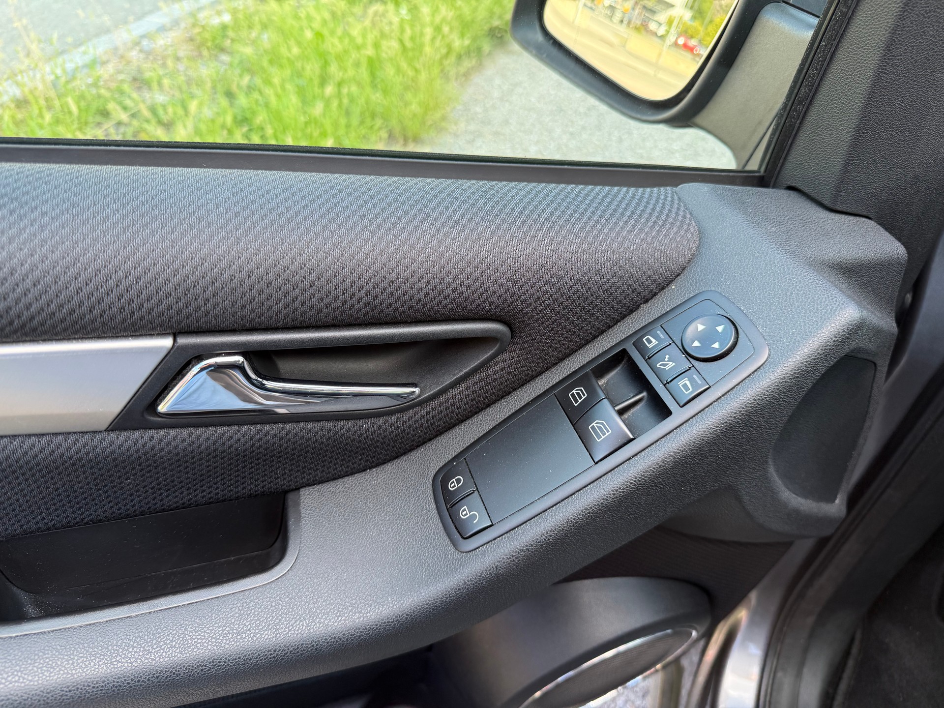 MERCEDES-BENZ A 180 CDI Avantgarde-image-13